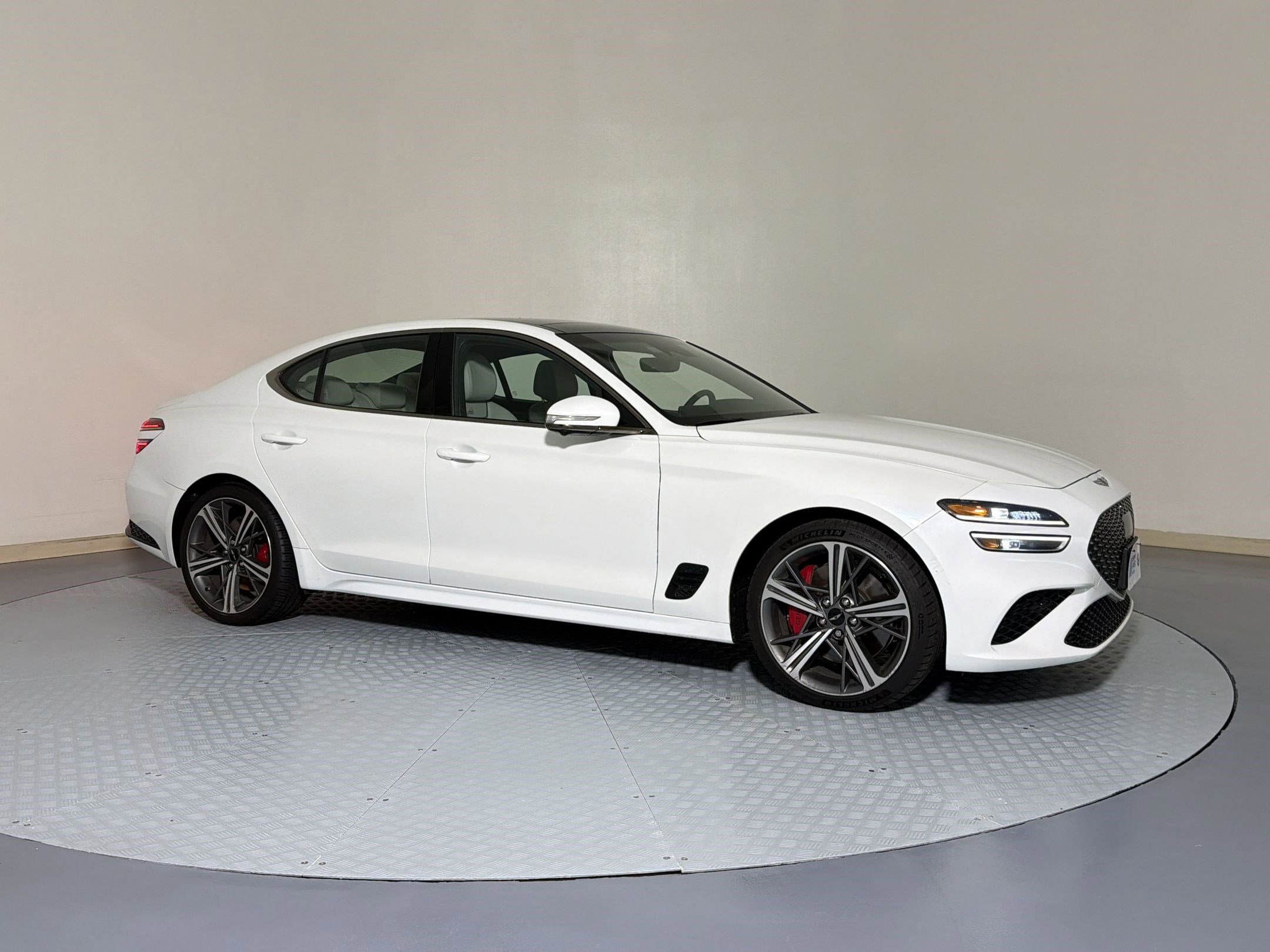 G70 3.3T Sport Prestige Sedan