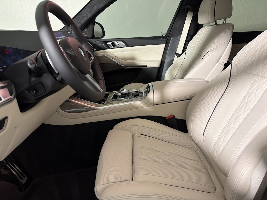 New 2027 BMW X7 xDrive40i SUV