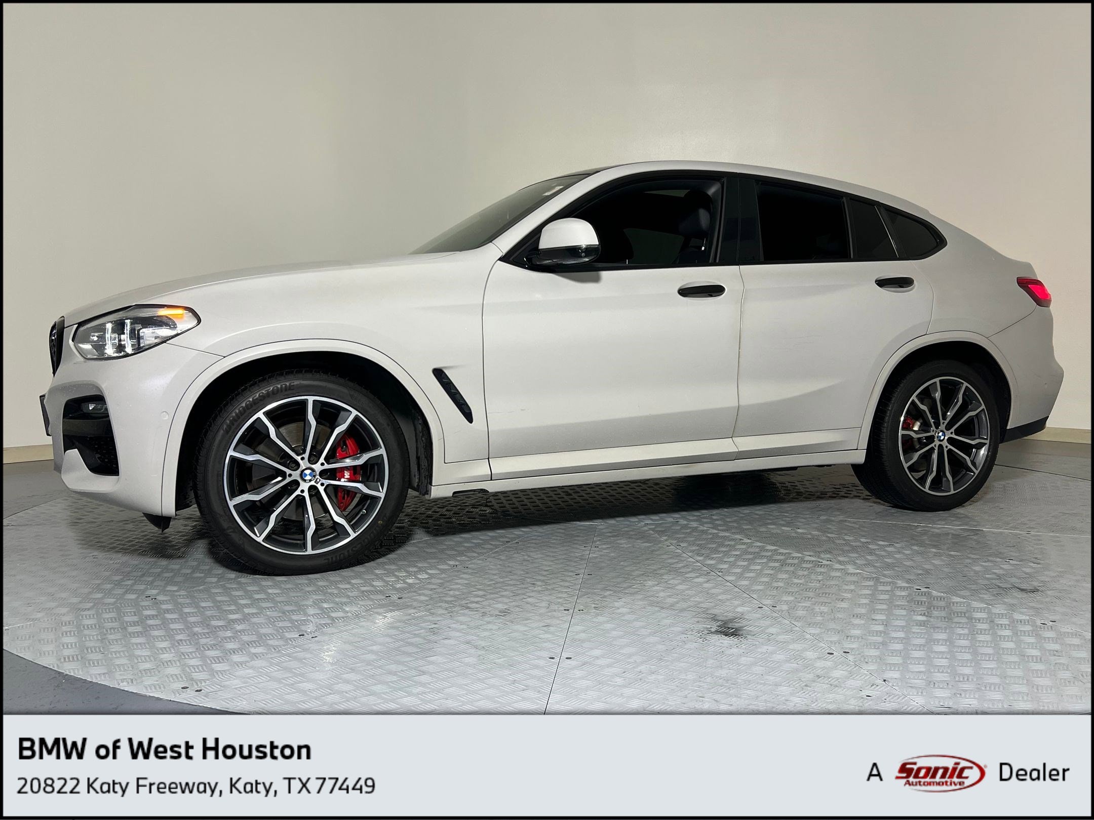 2021 BMW X4 30i's photo
