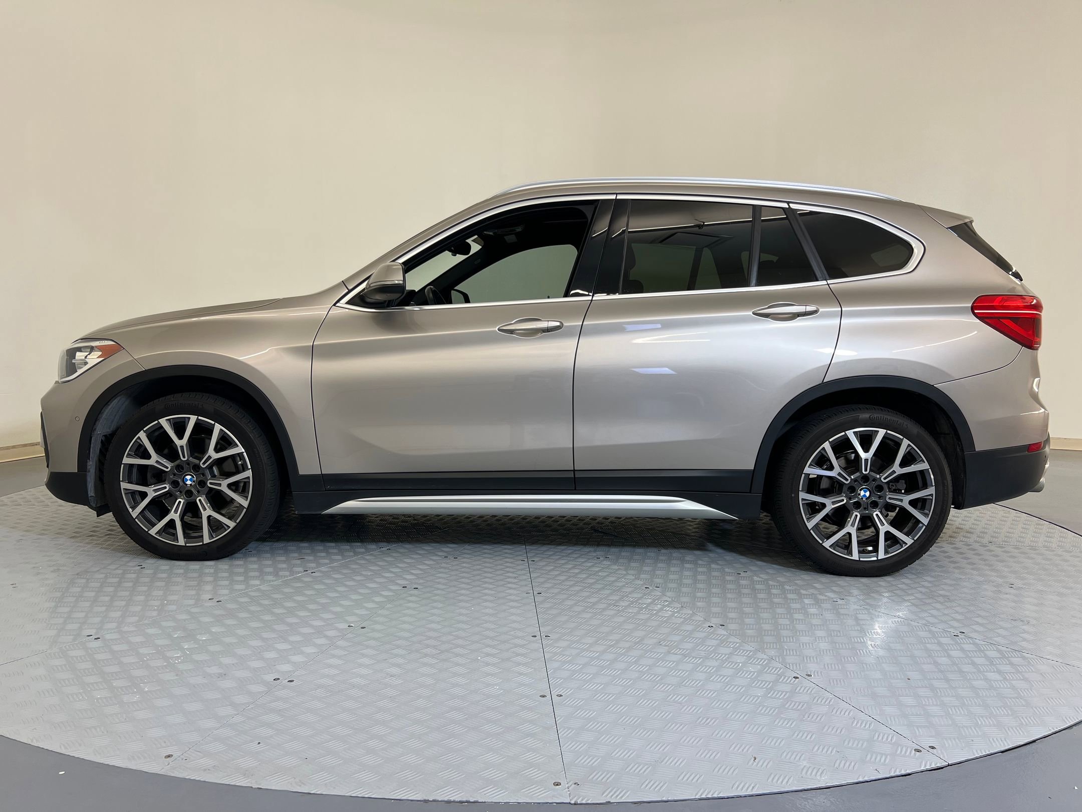 2022 Bmw X1 sDrive28i photo 2