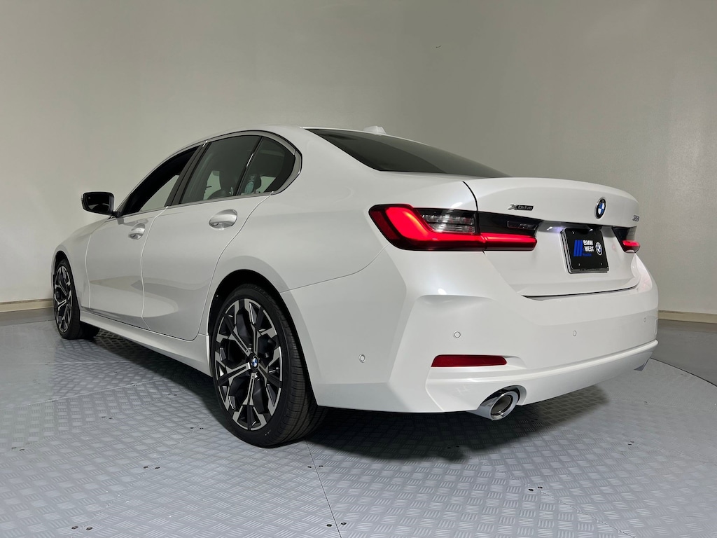New 2025 BMW 330i xDrive Sedan