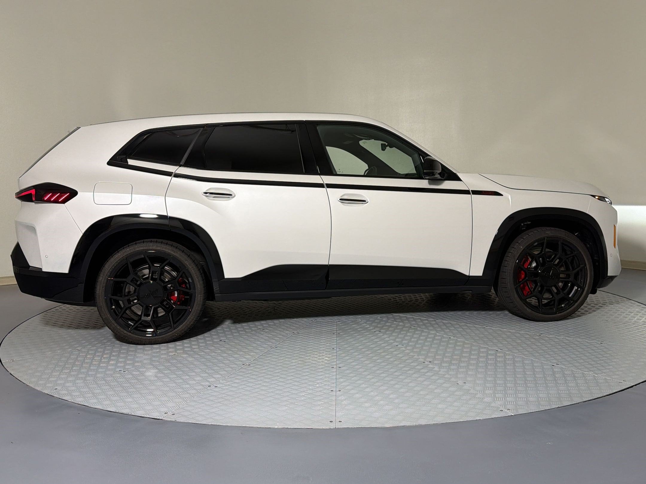 XM Label SUV