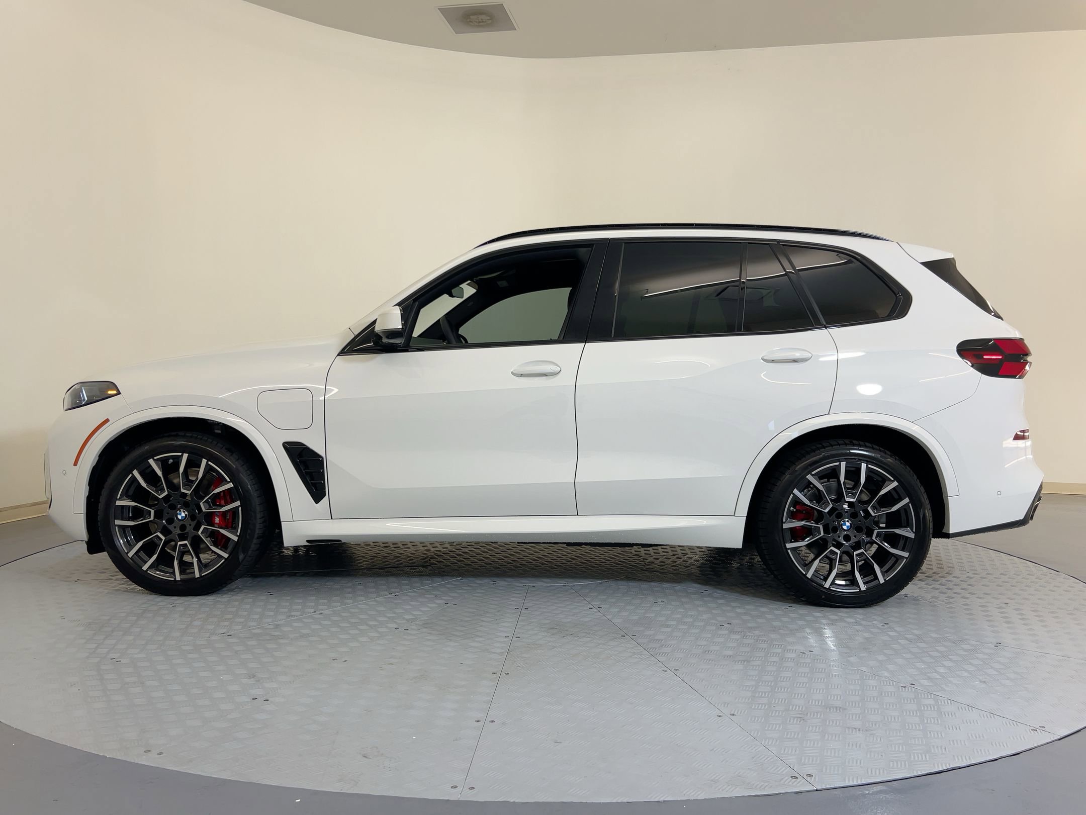 2026 Bmw X5 xDrive50e photo 2