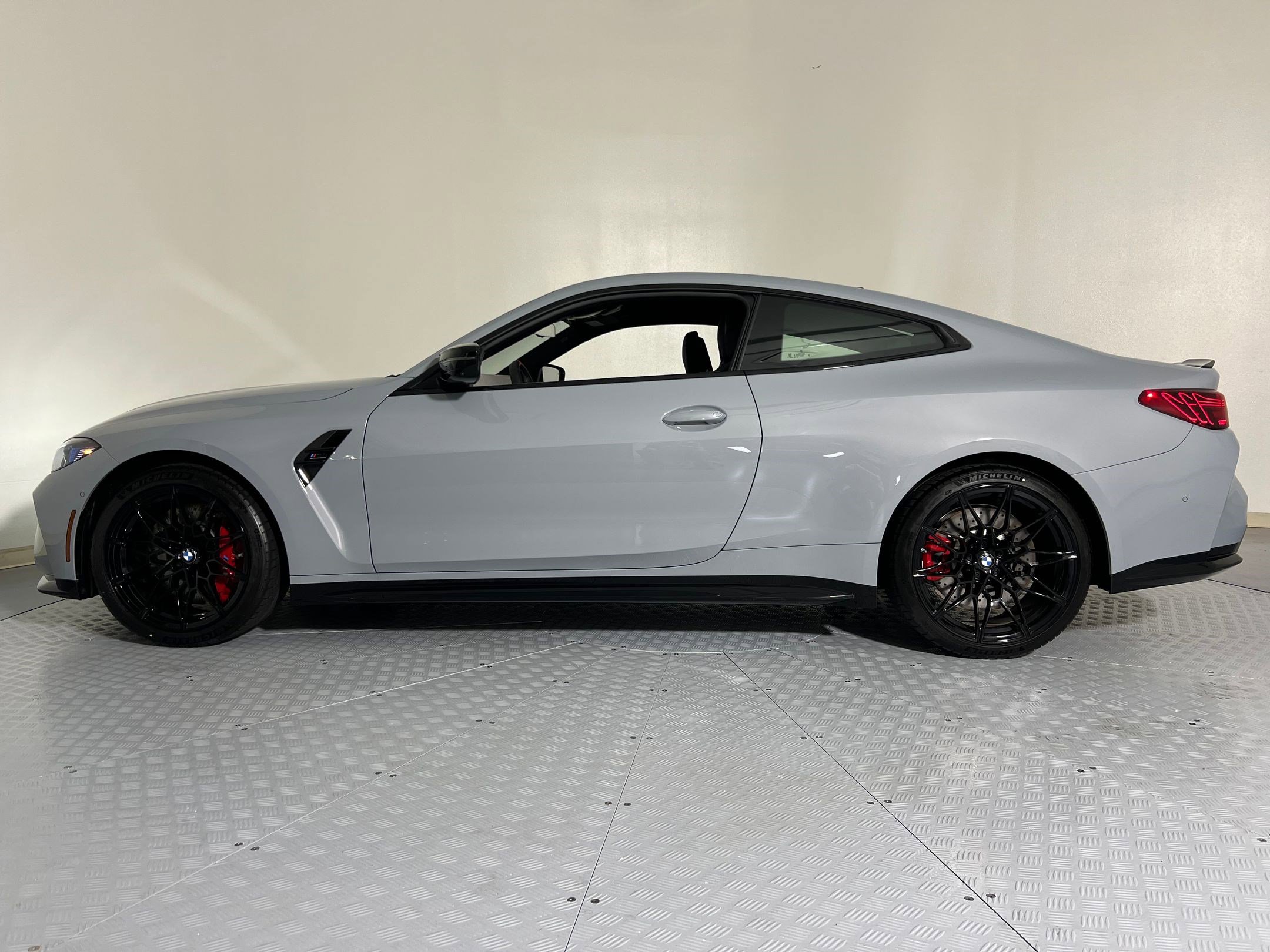 2026 Bmw M4 Competition xDrive photo 2