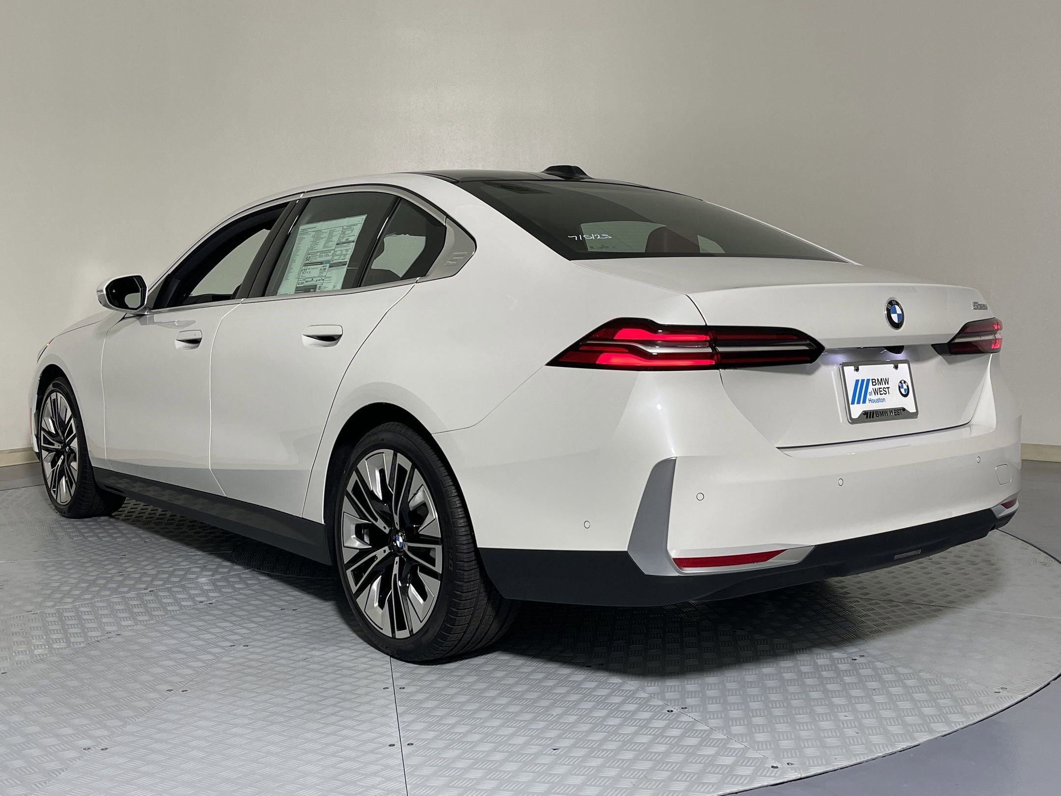 2026 Bmw 530i photo 3