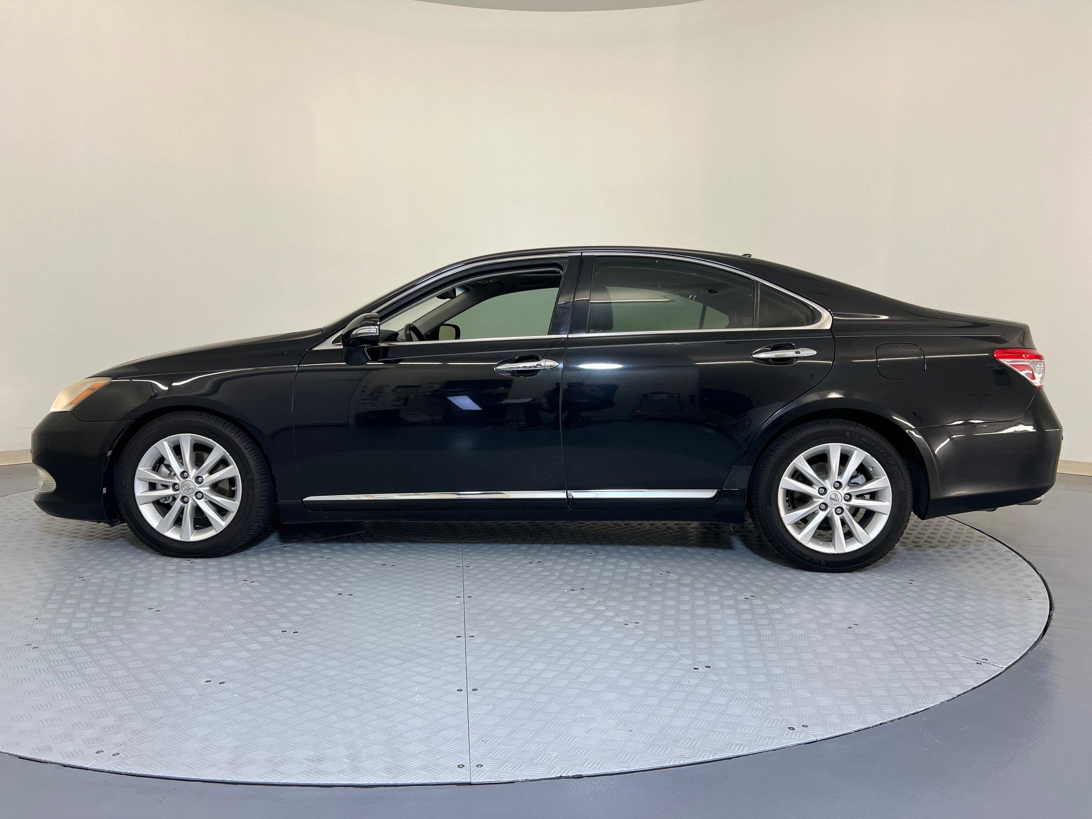 Used 2010 Lexus ES 350 with VIN JTHBK1EGXA2368902 for sale in Katy, TX