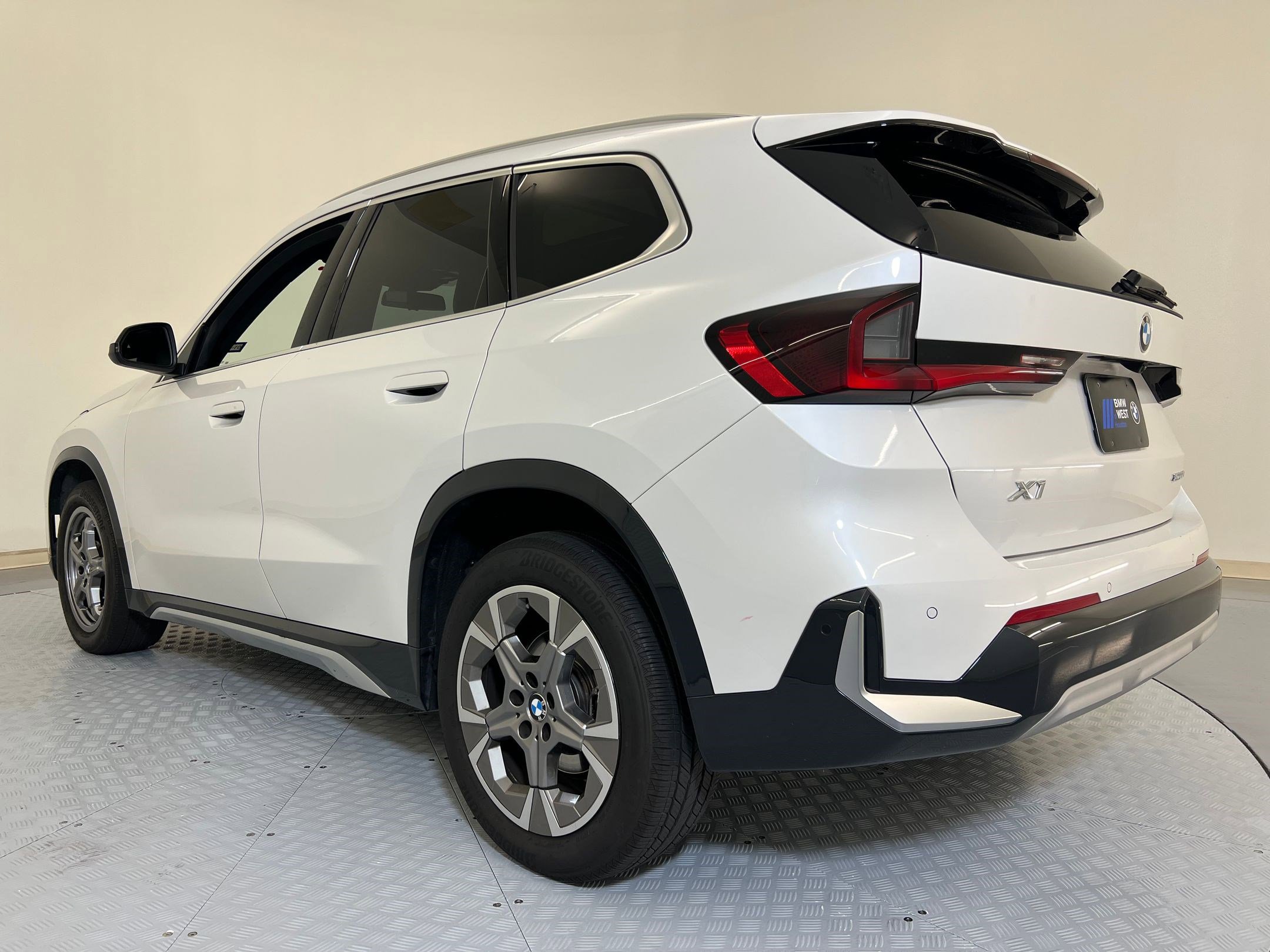 2025 Bmw X1 XDrive28i photo 2