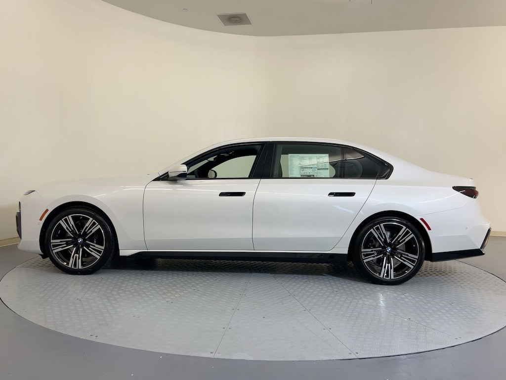 New 2026 BMW 740i Sedan