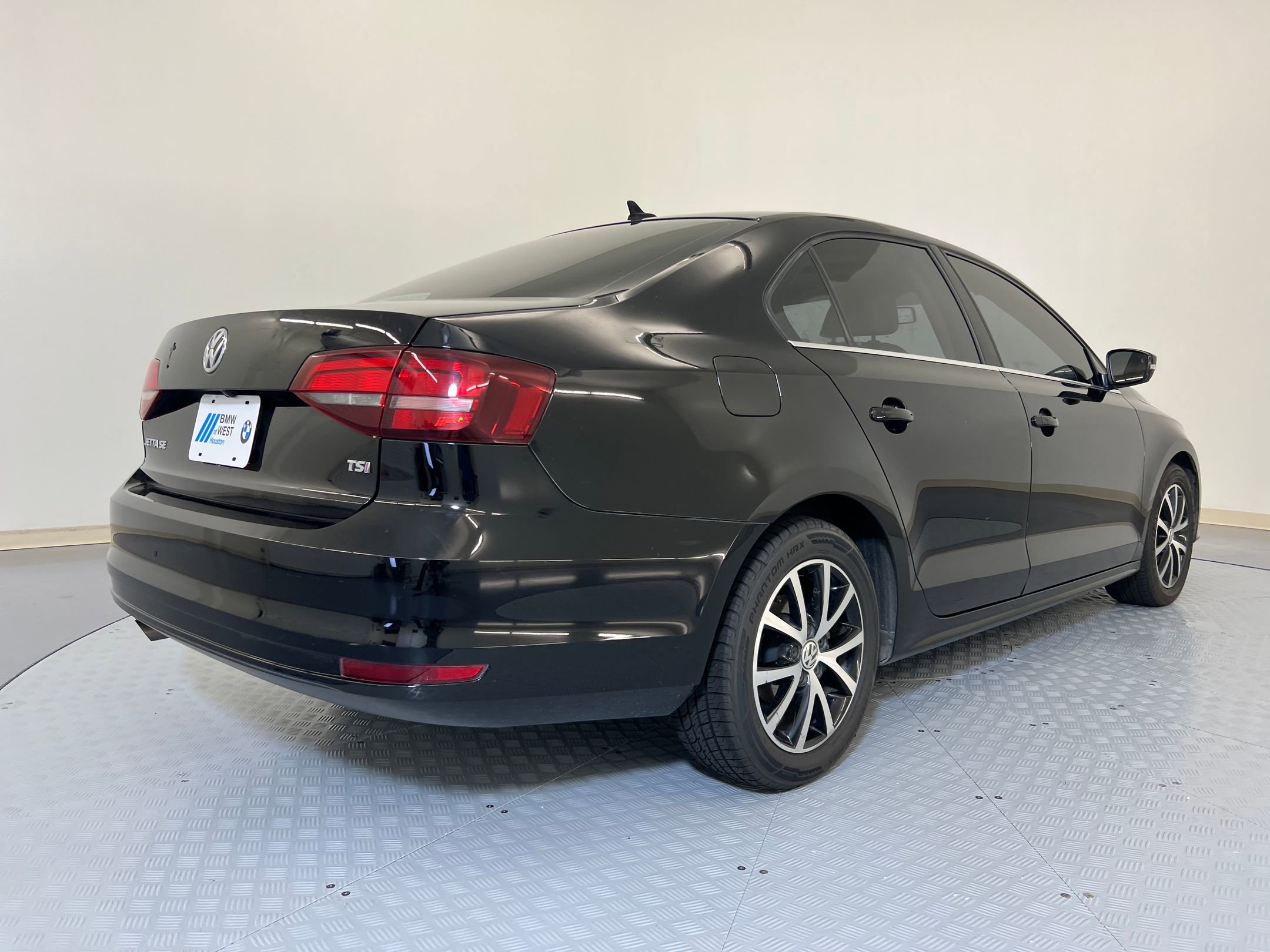 2017 Volkswagen Jetta 1.4T SE photo 2