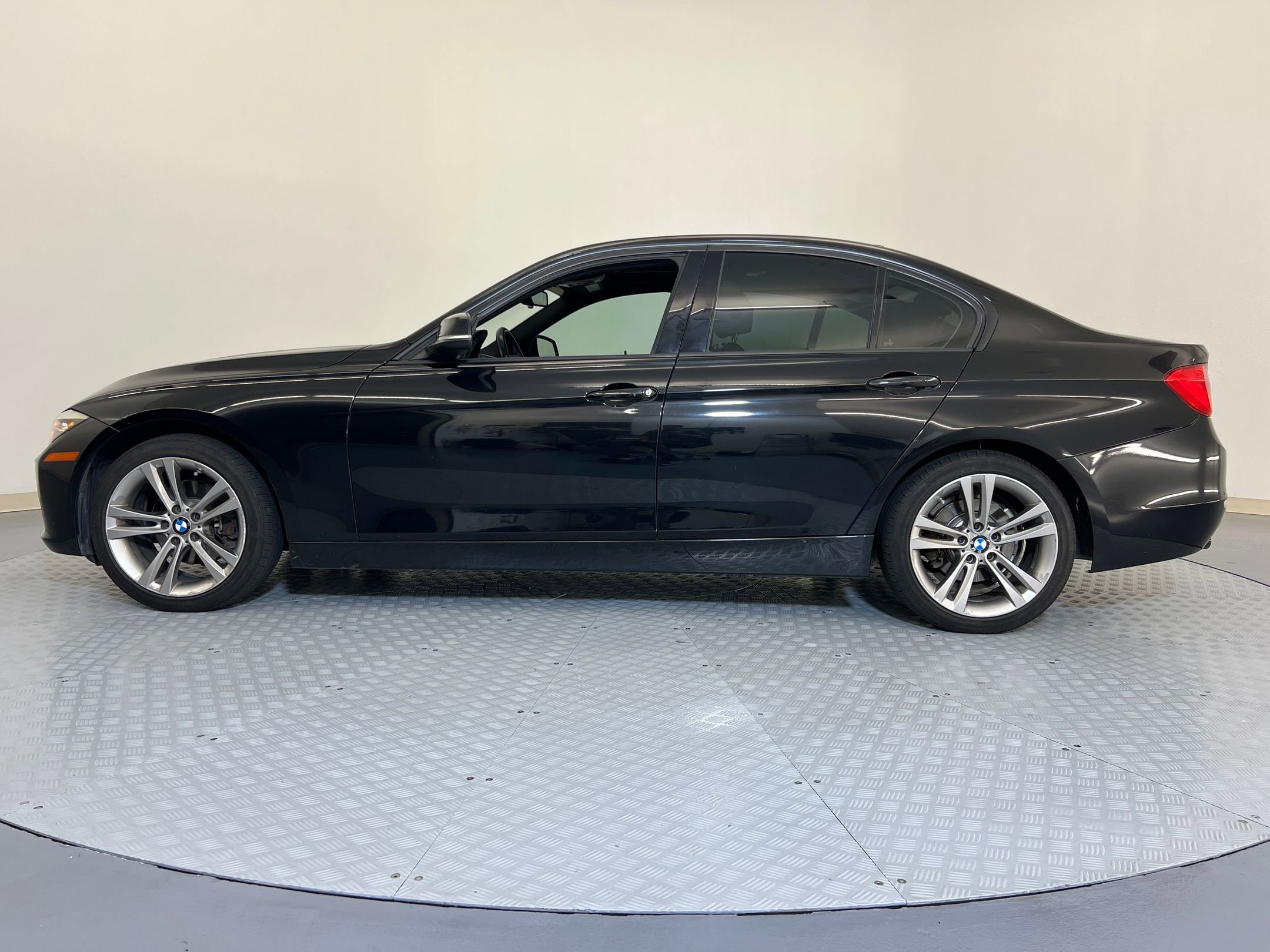 Used 2013 BMW 3 Series 328i with VIN WBA3B5C51DF598577 for sale in Katy, TX