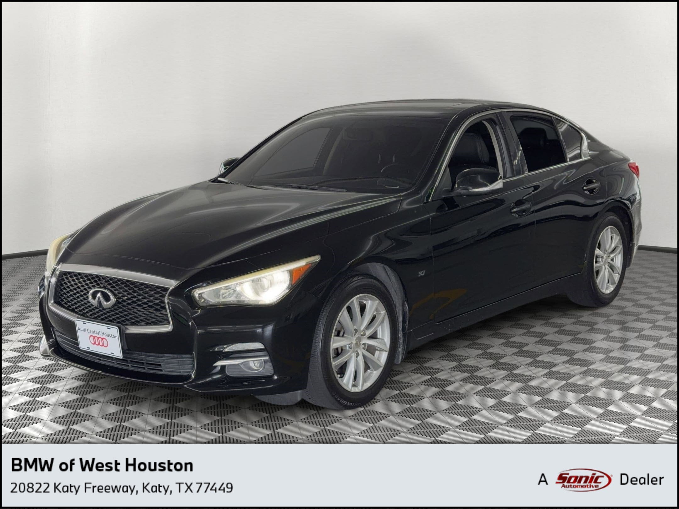 2015 INFINITI Q50 Premium AWD's photo