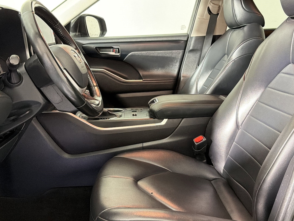 Used 2023 Toyota Highlander XLE SUV
