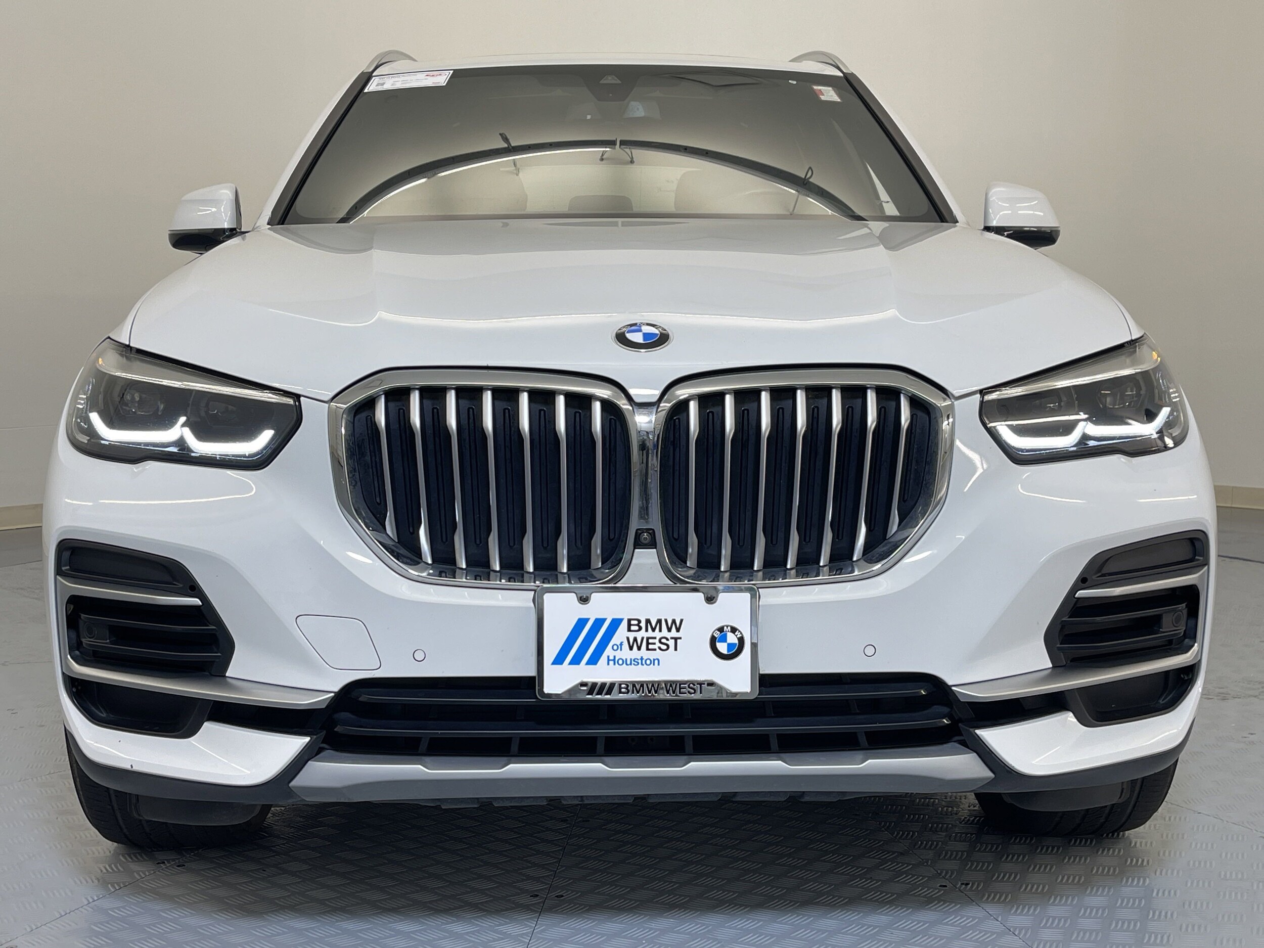 Used 2022 BMW X5 40i with VIN 5UXCR4C07N9M69464 for sale in Katy, TX