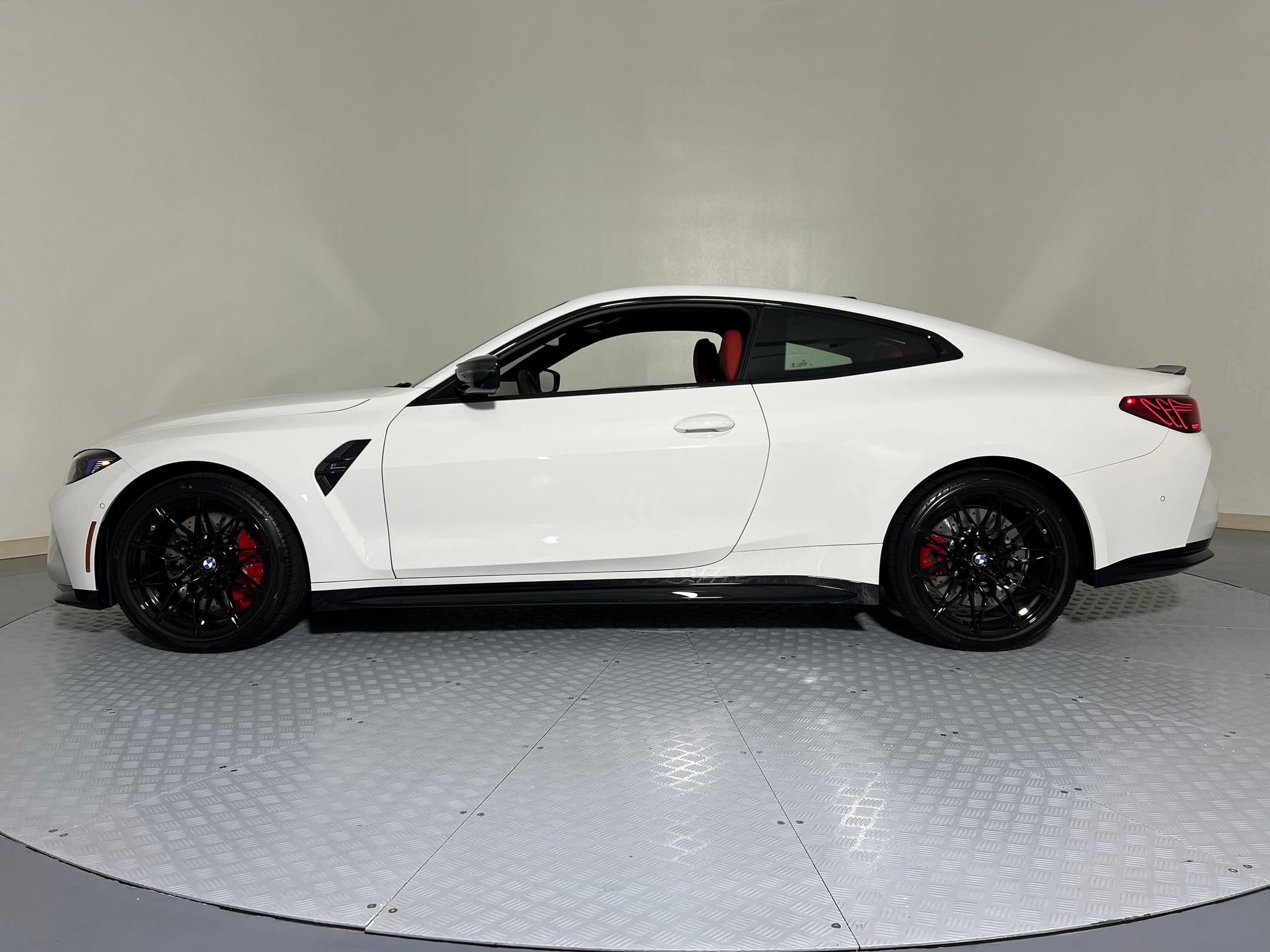 2026 Bmw M4 Competition xDrive photo 2