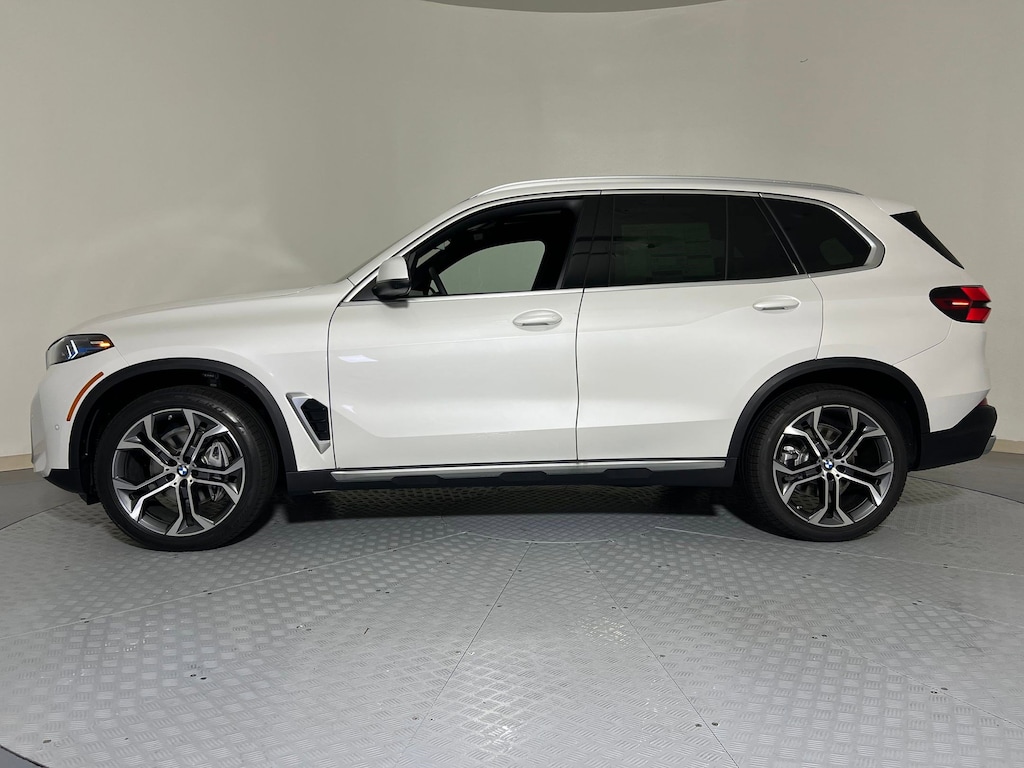 New 2026 BMW X5 xDrive40i SUV
