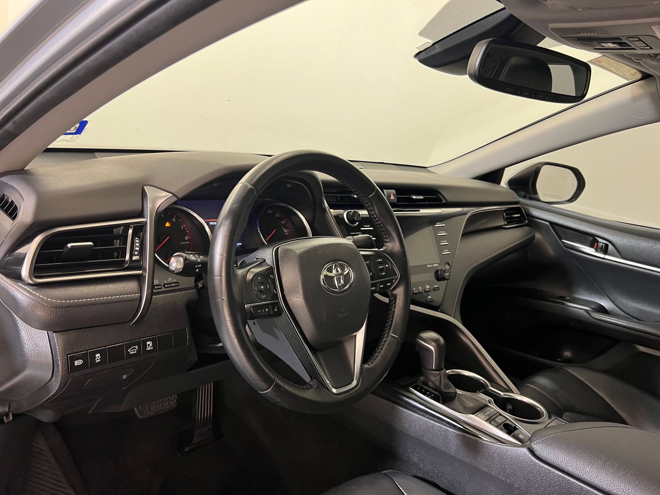 2020 Toyota Camry XSE photo 3