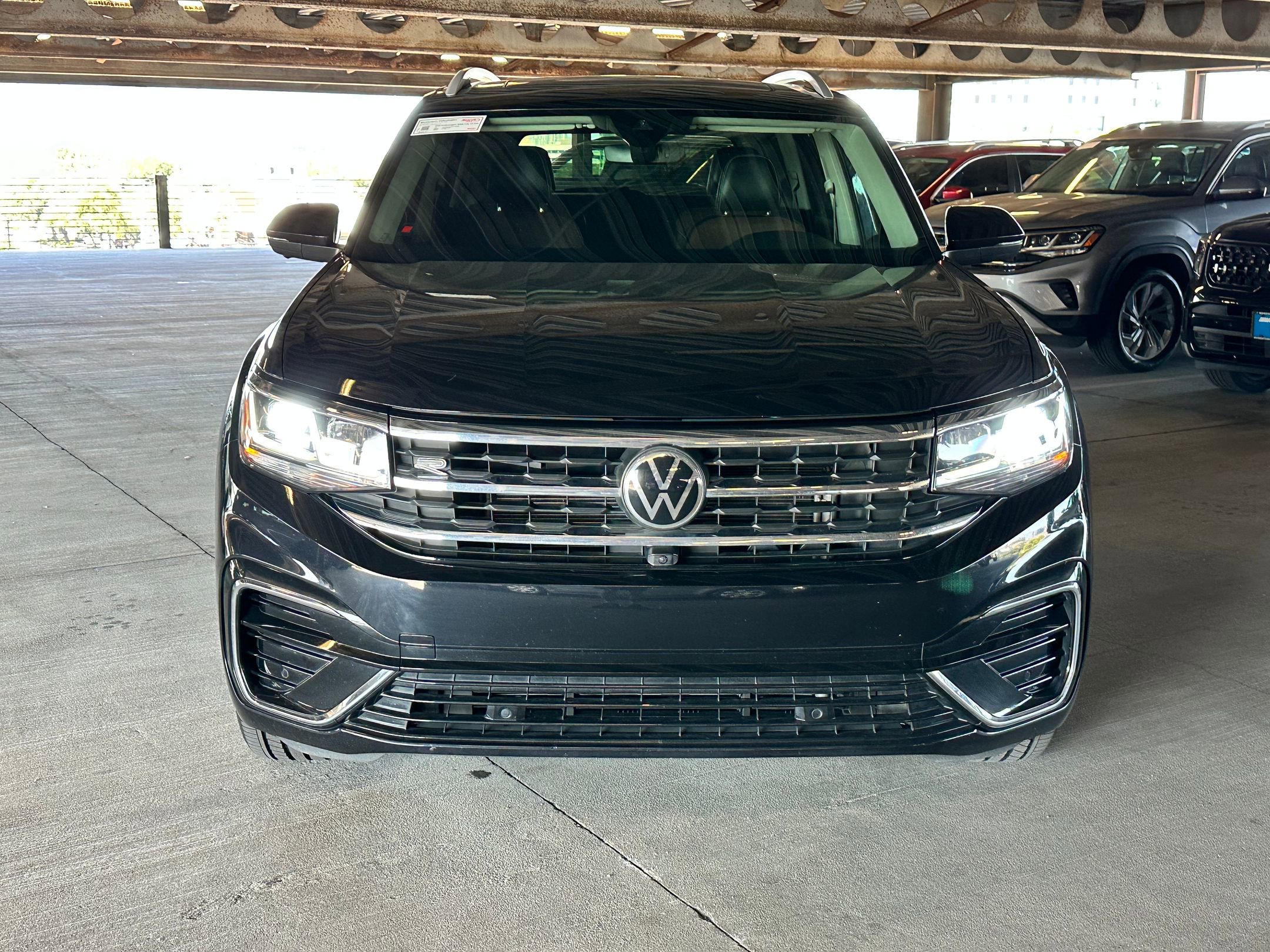 2022 Volkswagen Atlas V6 SEL Premium R-Line photo 3