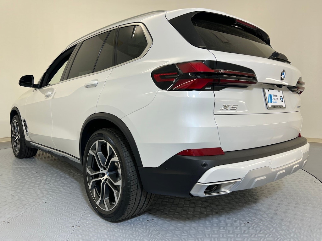 New 2026 BMW X5 sDrive40i SUV