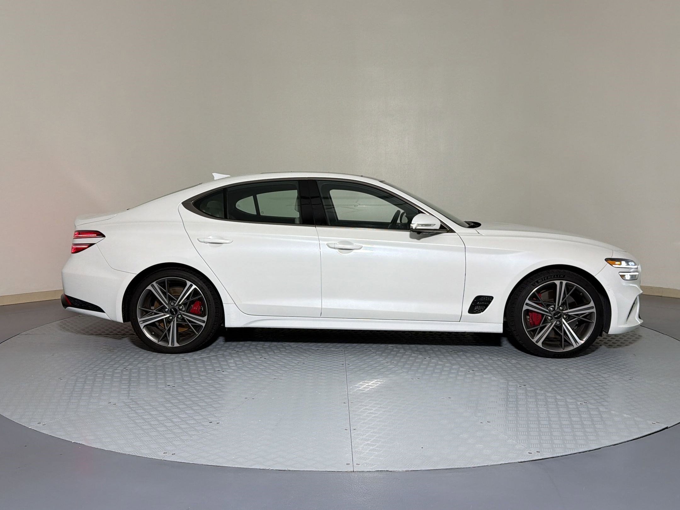 G70 3.3T Sport Prestige Sedan