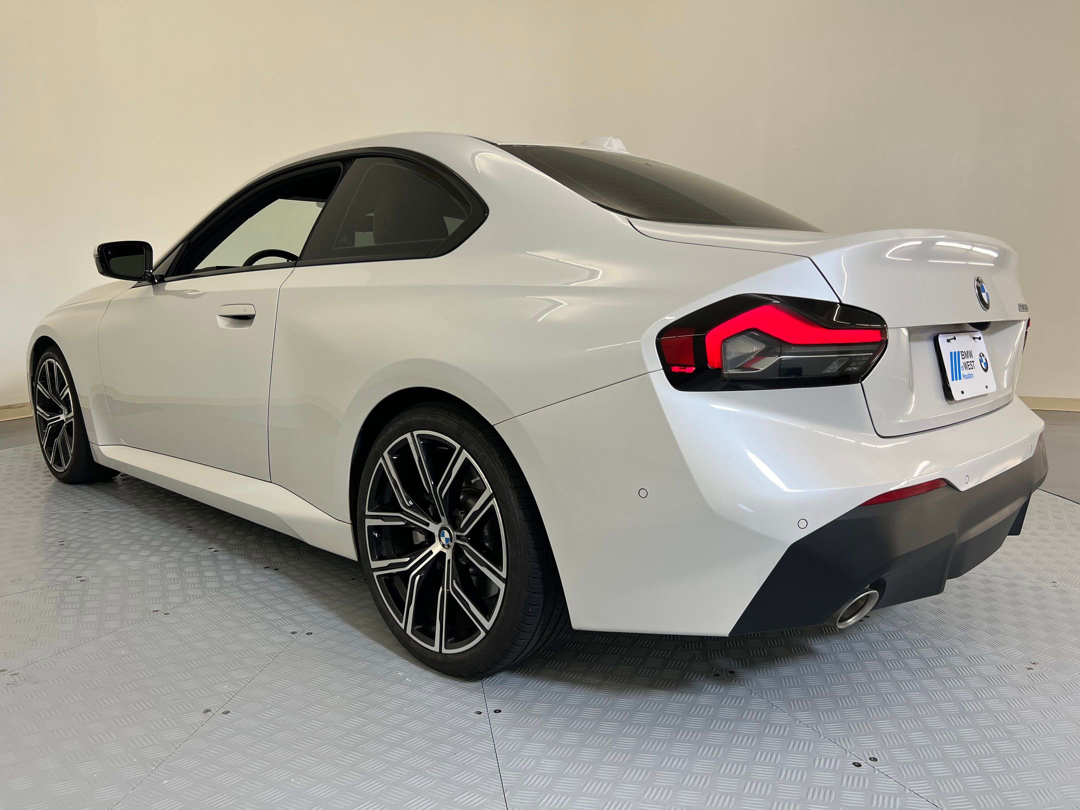2024 Bmw 230i Coupe photo 3
