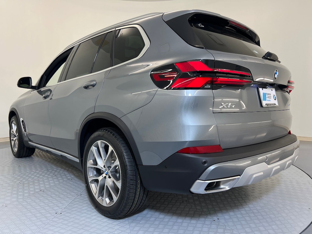 New 2026 BMW X5 sDrive40i SUV