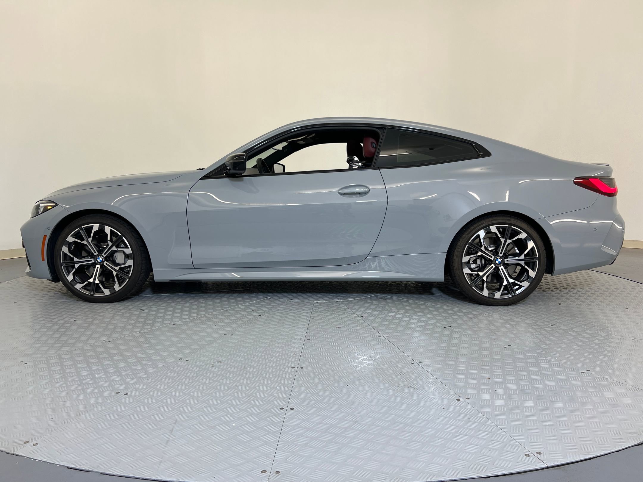 2026 Bmw 430i Coupe photo 2