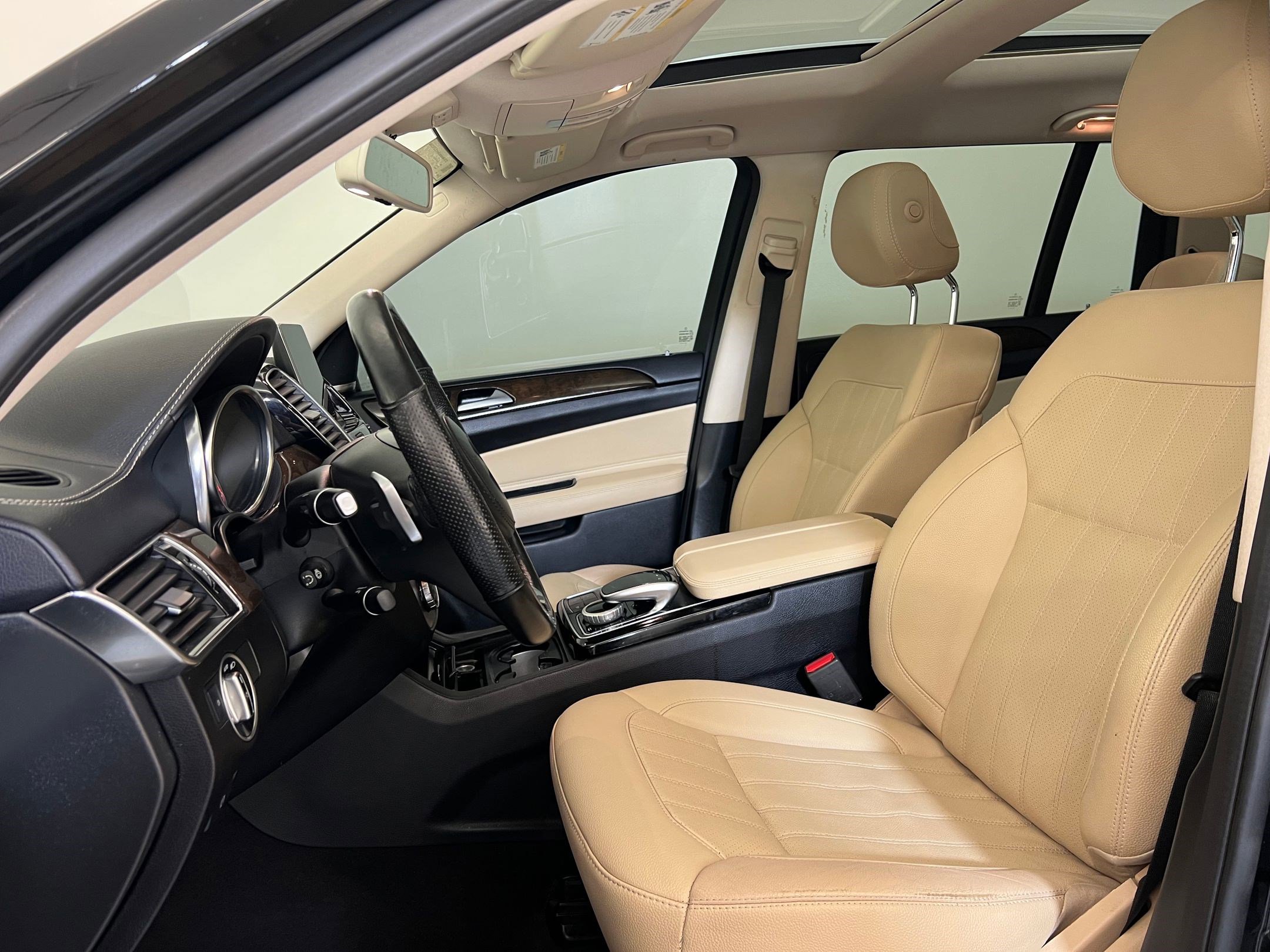 2019 Mercedes Benz GLS 450 4MATIC photo 3