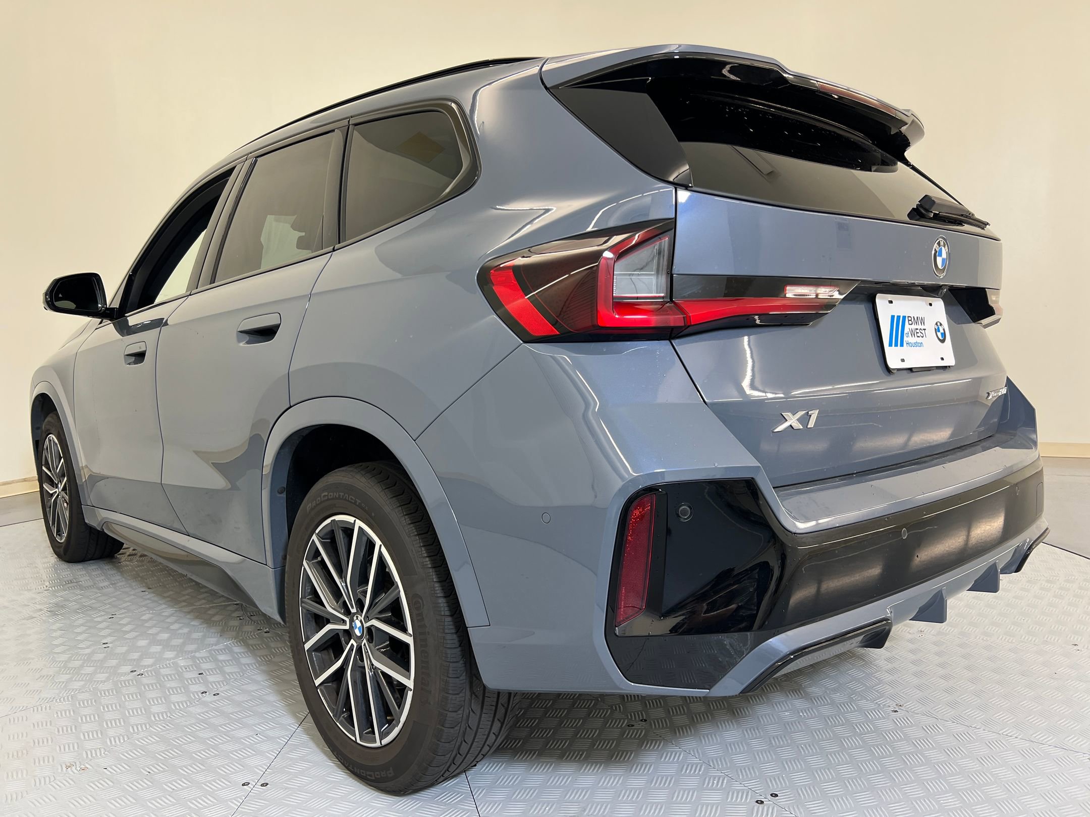 2023 Bmw X1 XDrive28i photo 3