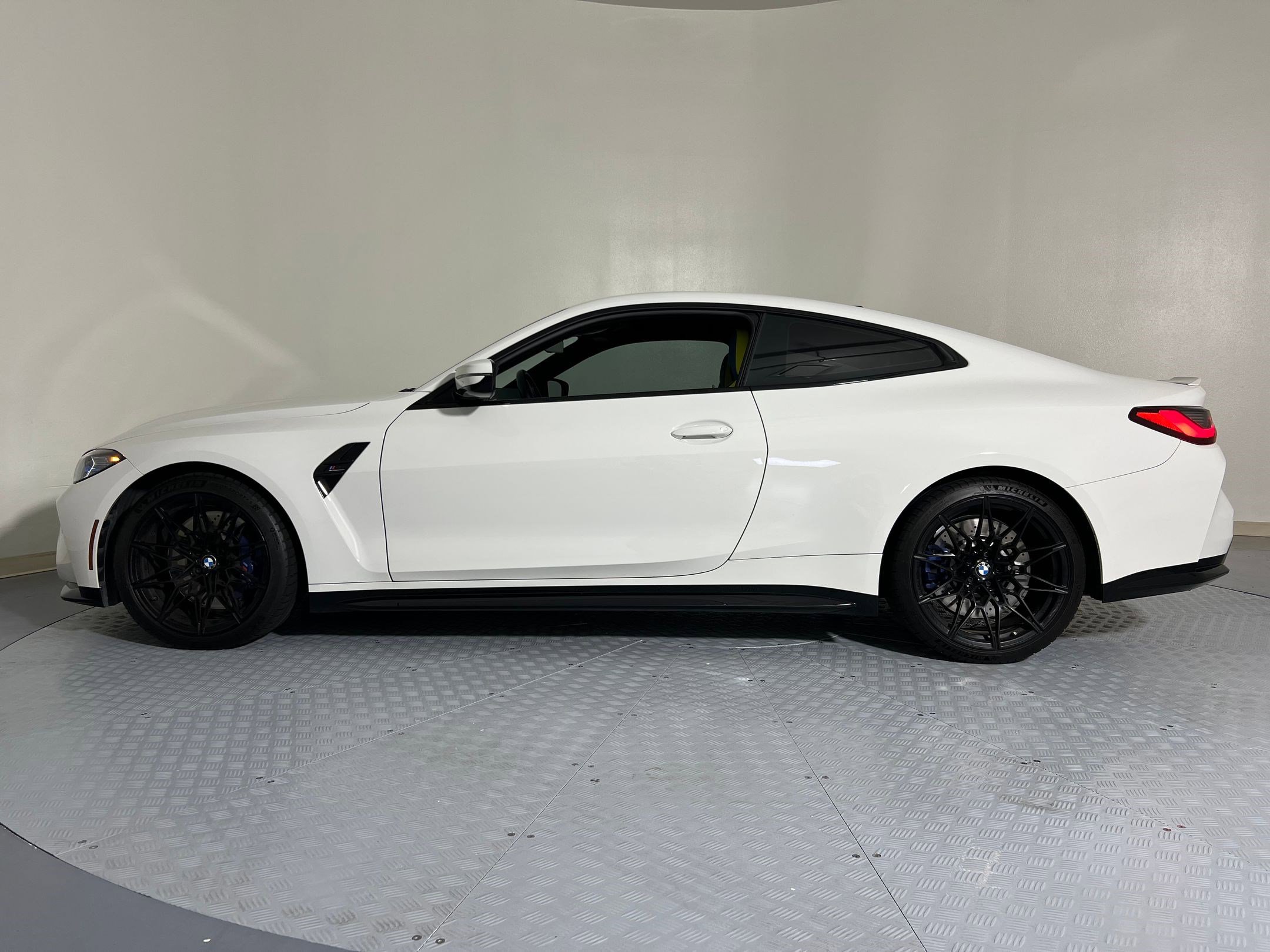 2024 Bmw M4 Competition xDrive Coupe photo 2