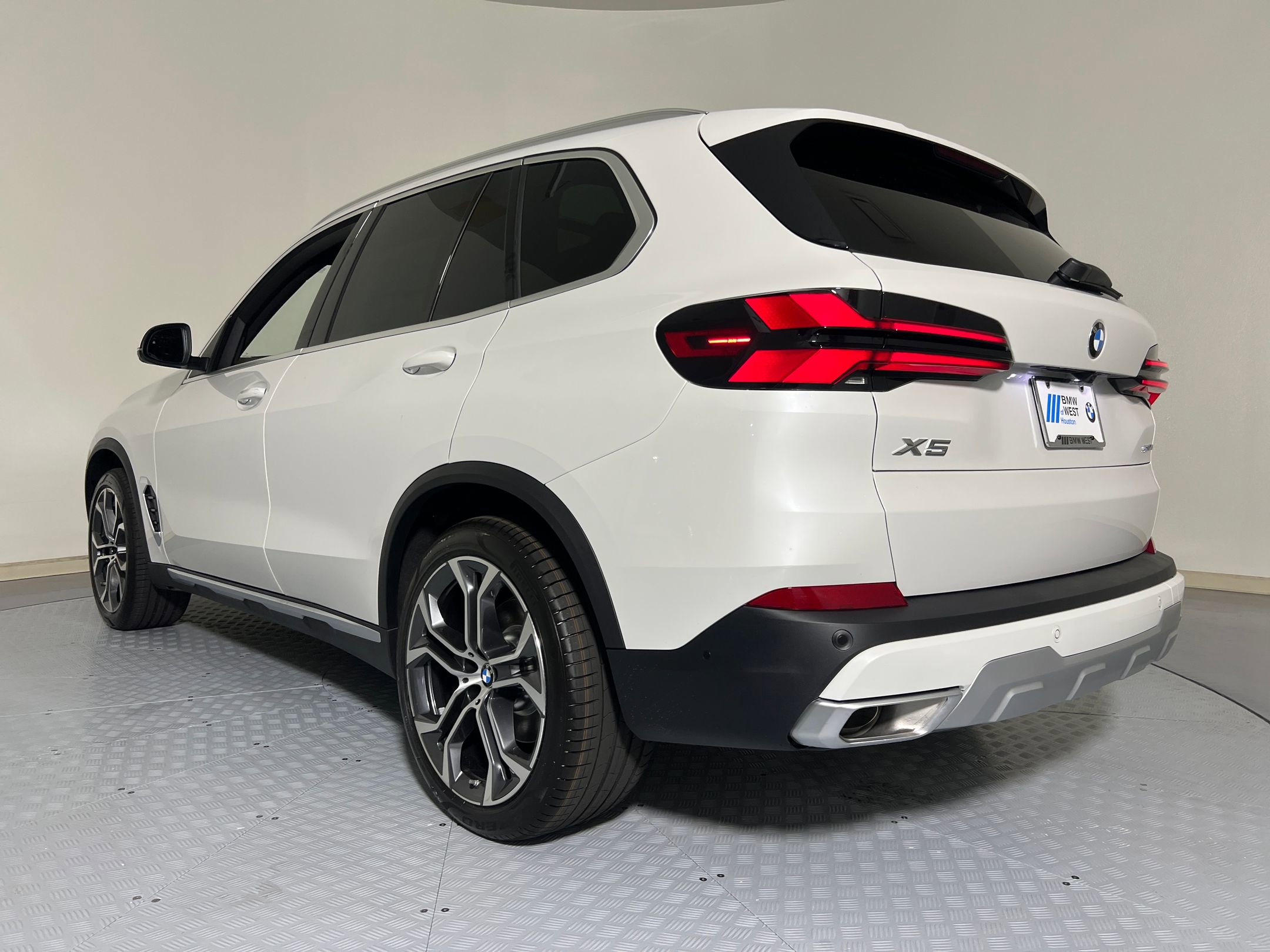 2026 Bmw X5 sDrive40i photo 3