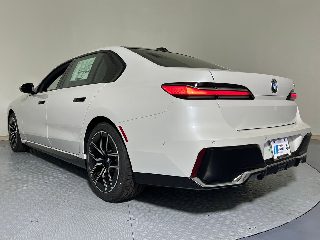 New 2026 BMW 740i Sedan