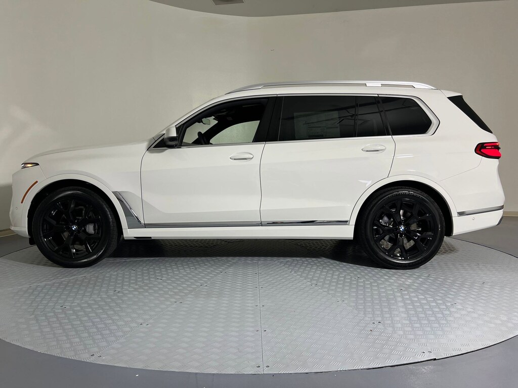New 2026 BMW X7 xDrive40i SUV