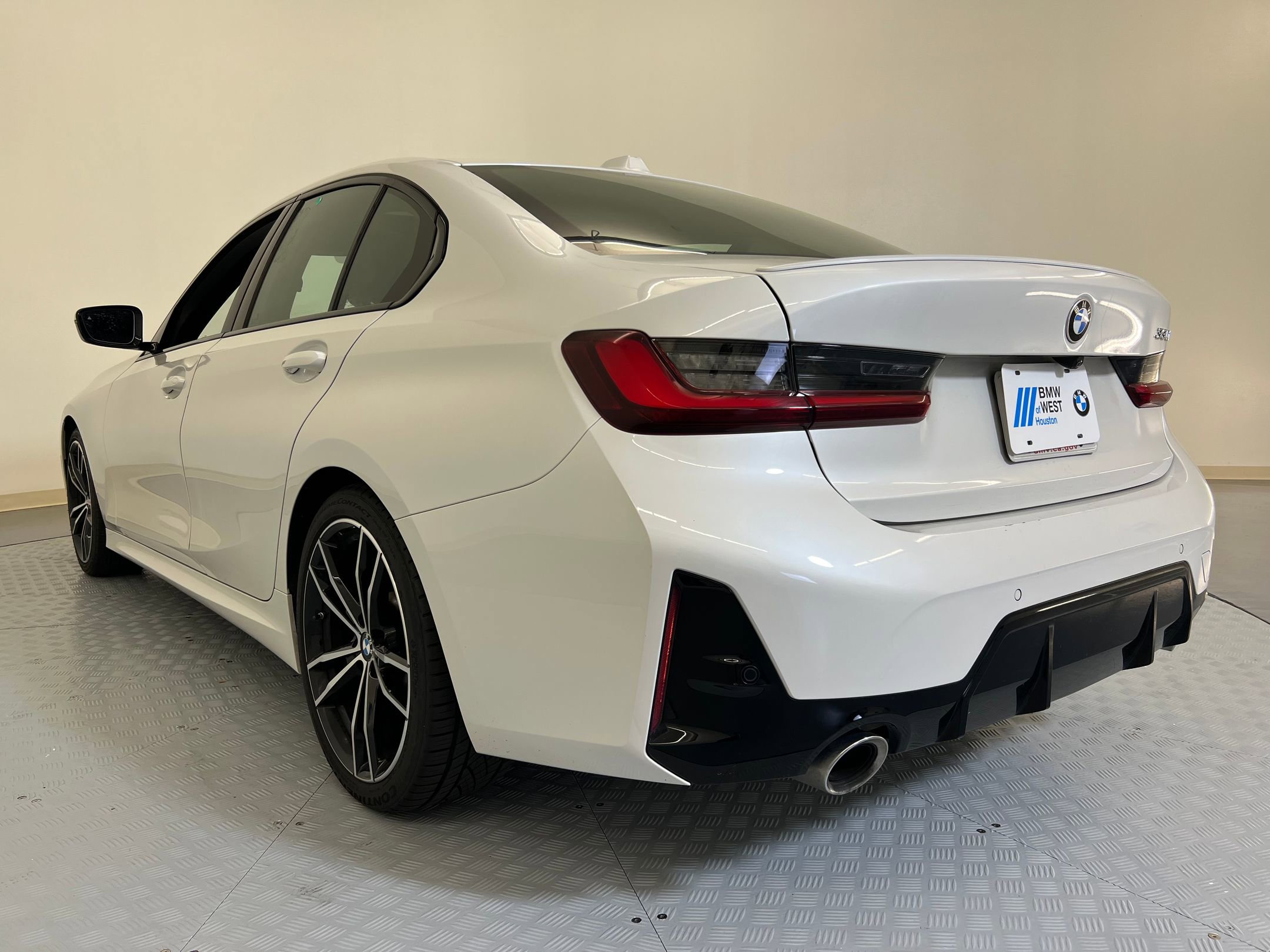 2024 Bmw 330i photo 3
