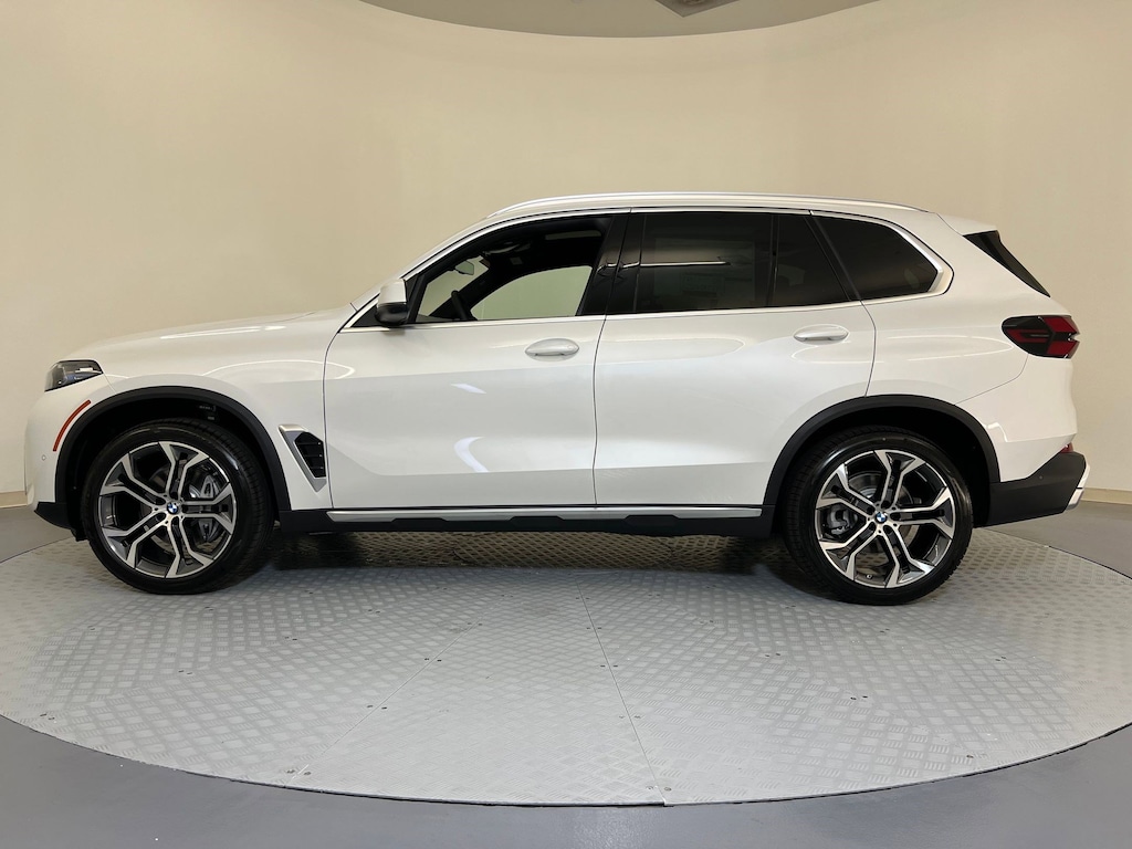 New 2026 BMW X5 sDrive40i SUV