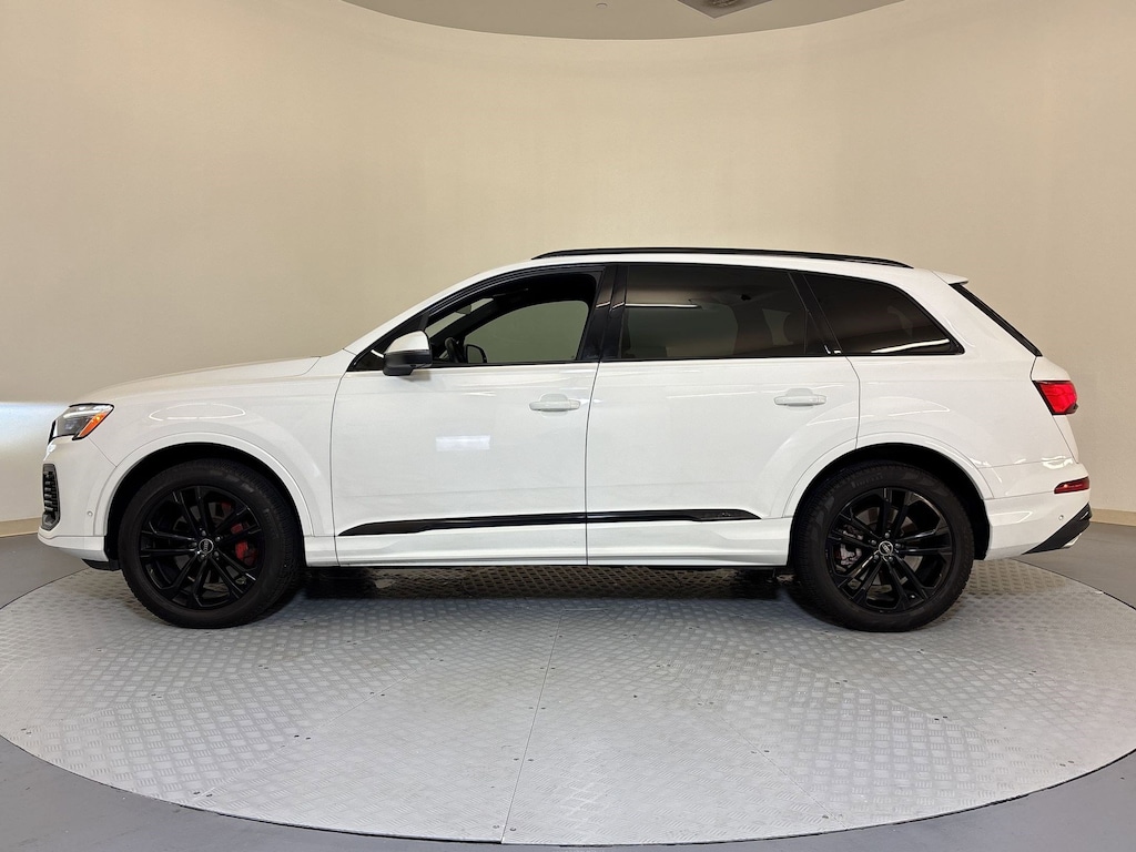 Used 2025 Audi Q7 45 Premium SUV