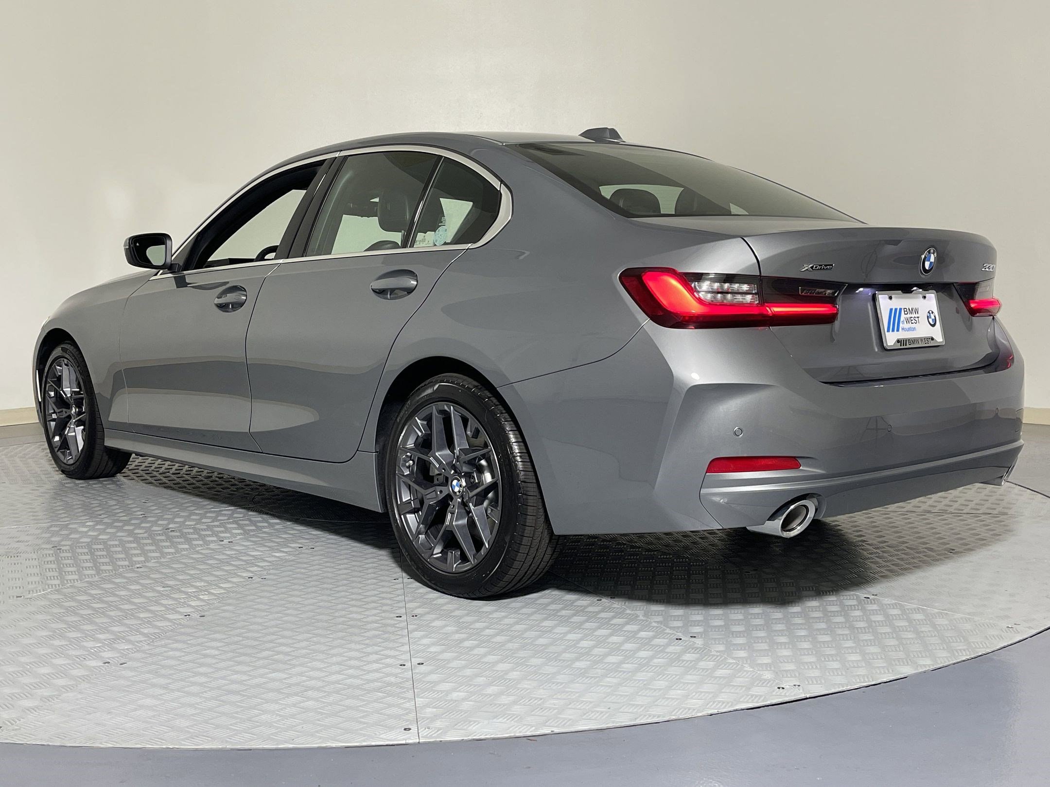 2025 Bmw 330i xDrive photo 3