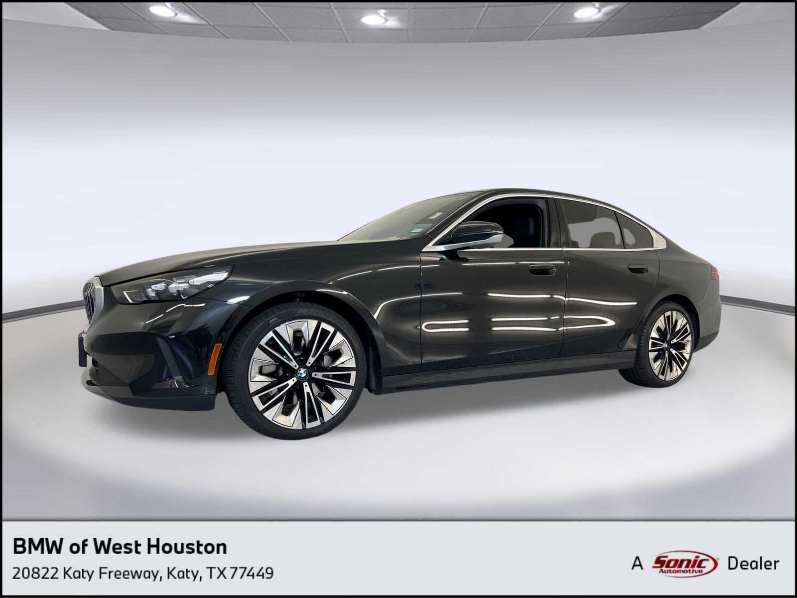 2025 BMW 5 Series 530i's photo