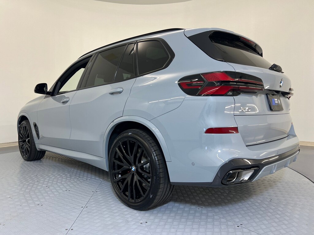 New 2026 BMW X5 sDrive40i SUV