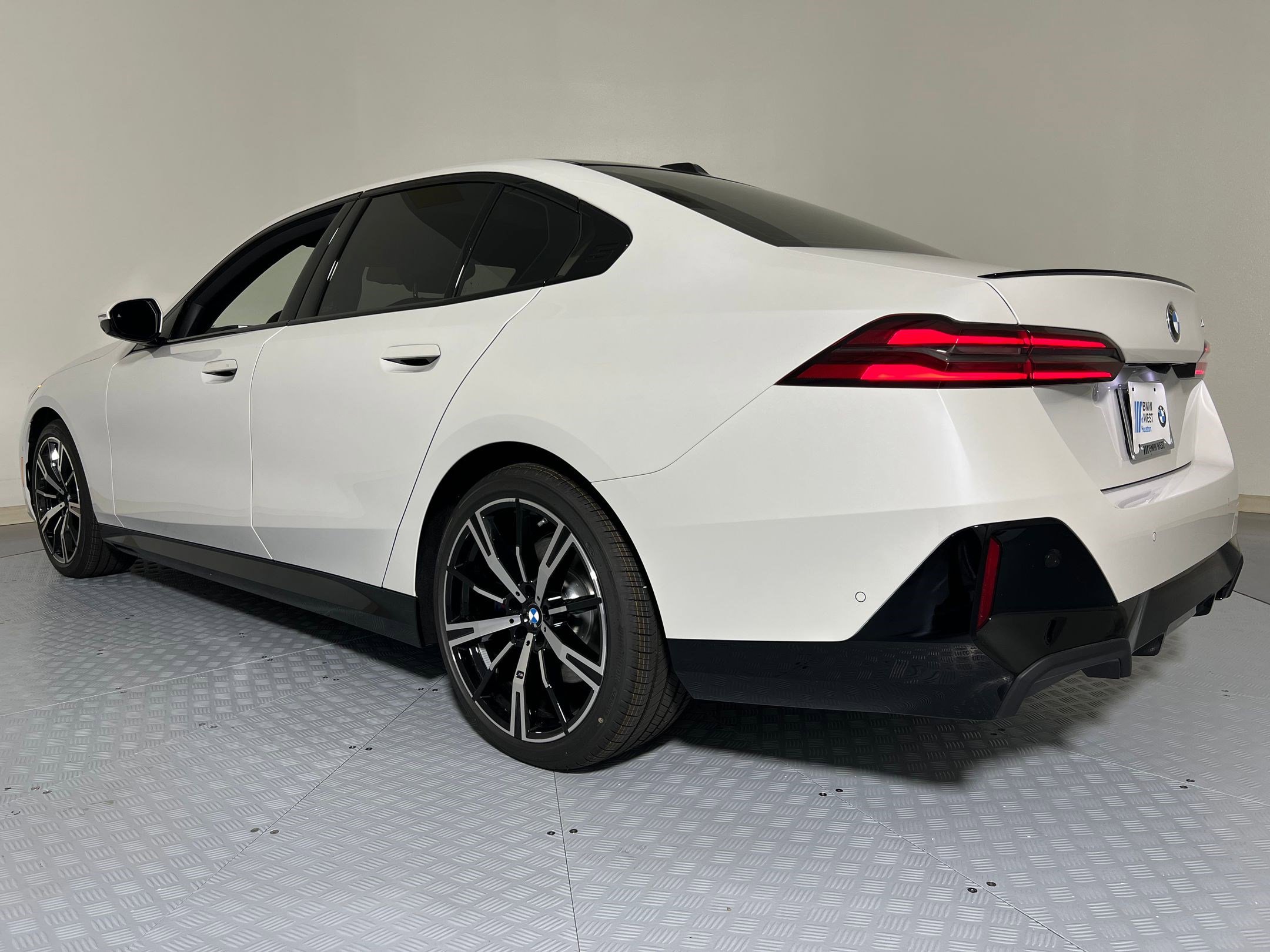 2026 Bmw 530i photo 3