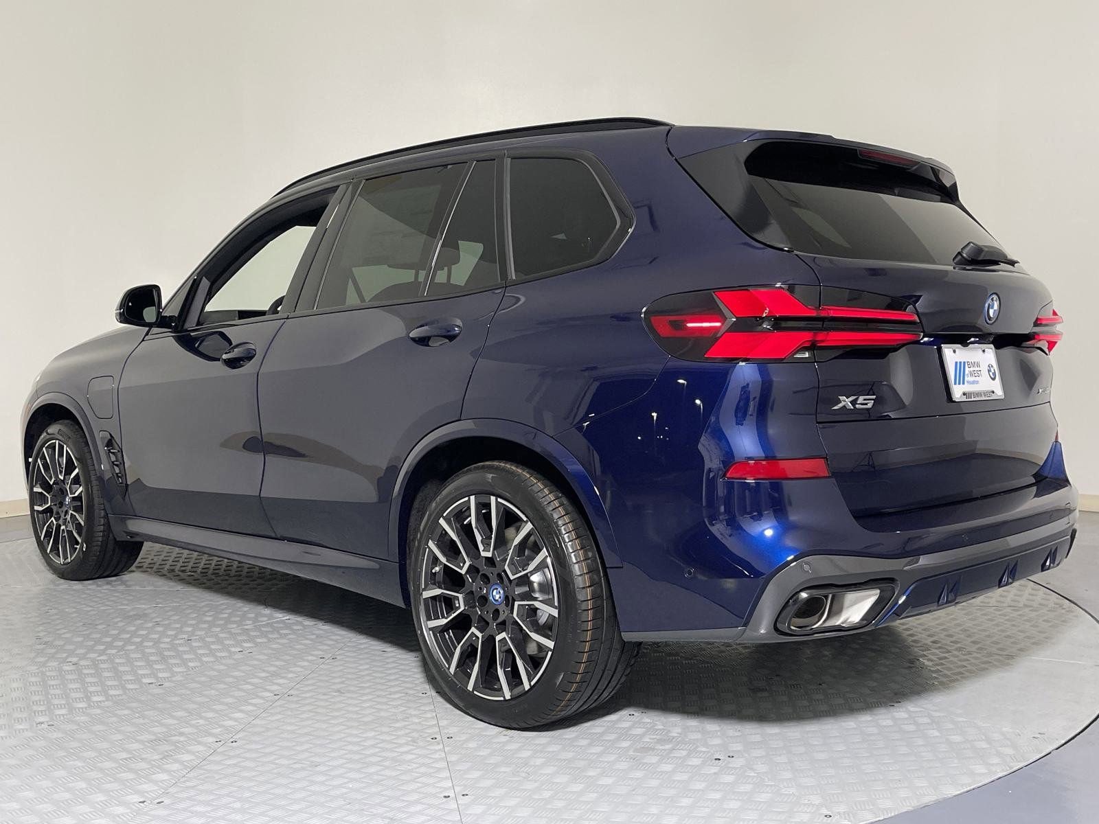 2025 Bmw X5 xDrive50e photo 2