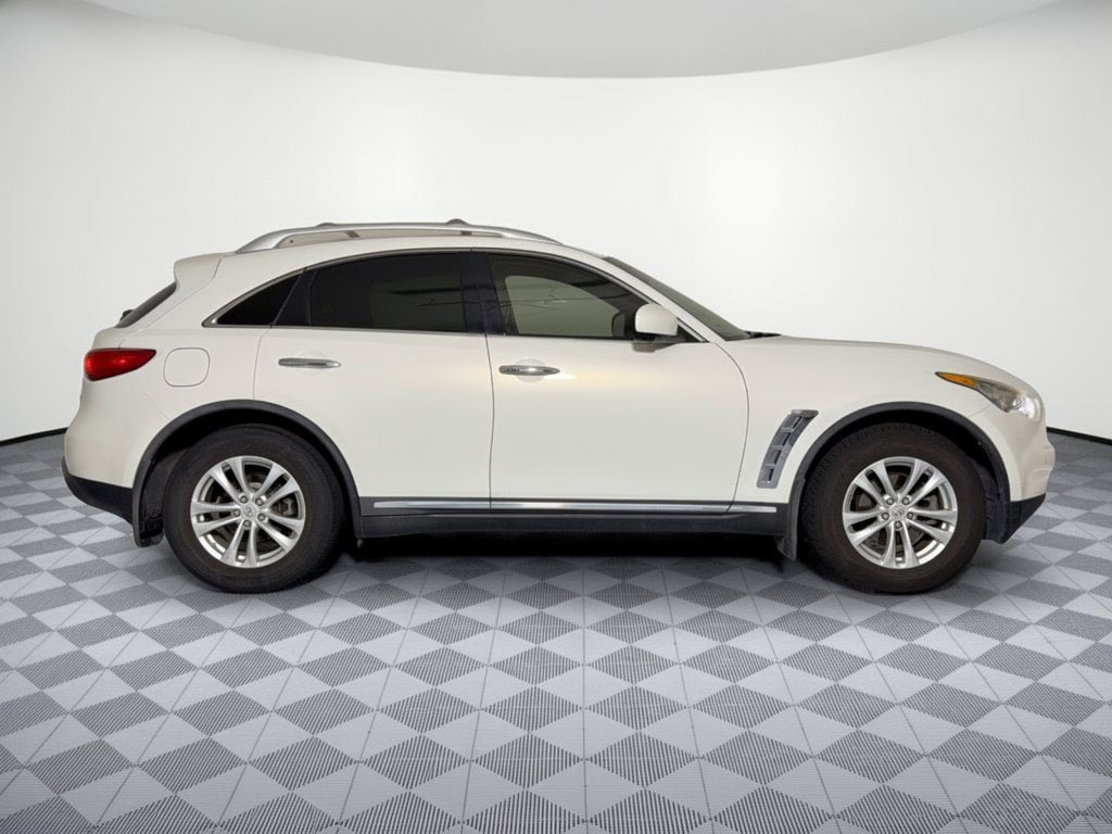 FX37 Base SUV