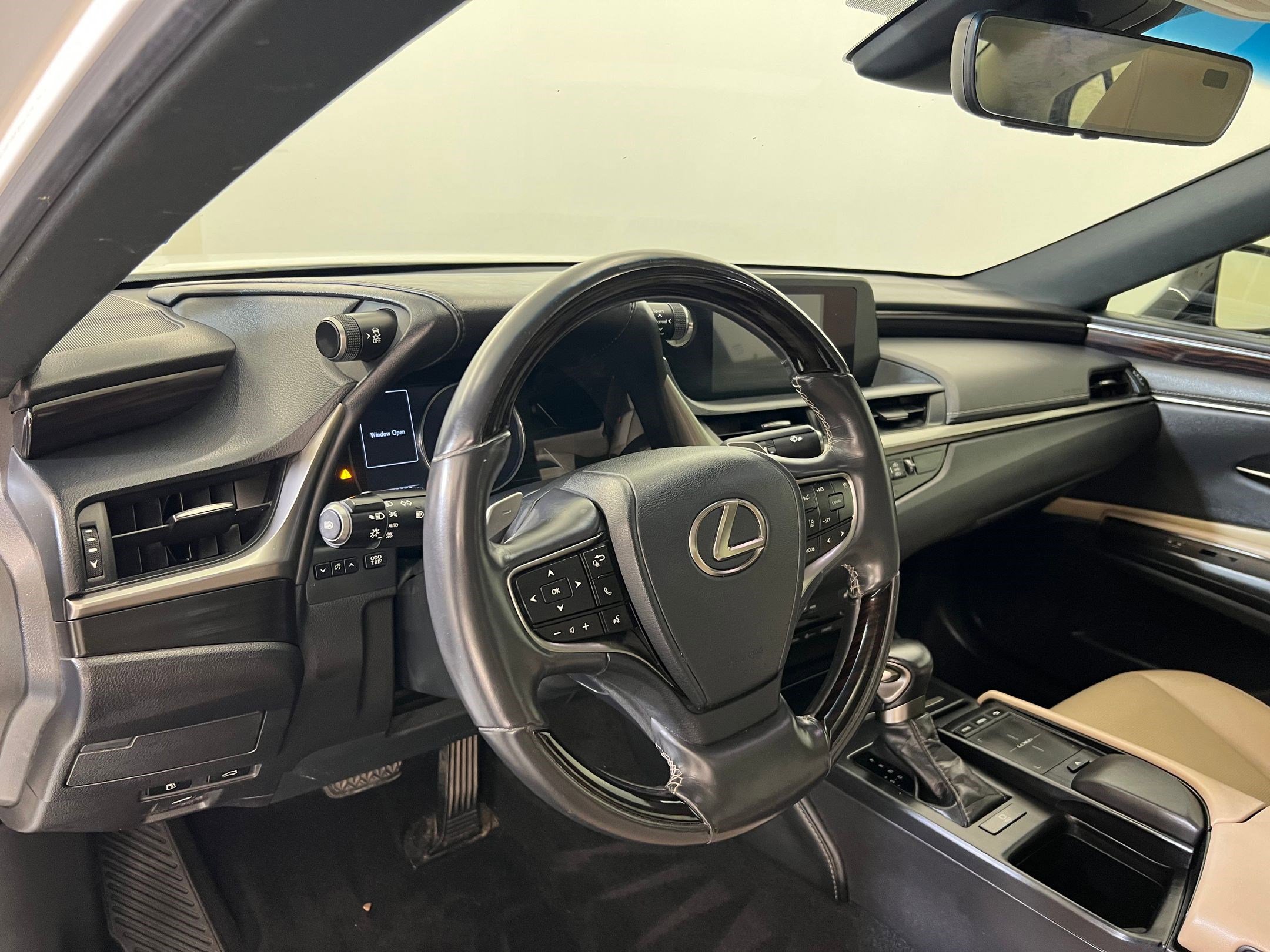 2019 Lexus ES 350 Premium photo 3