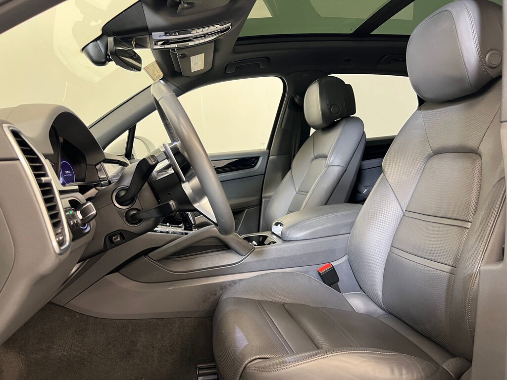 Used 2022 Porsche Cayenne Platinum Edition SUV