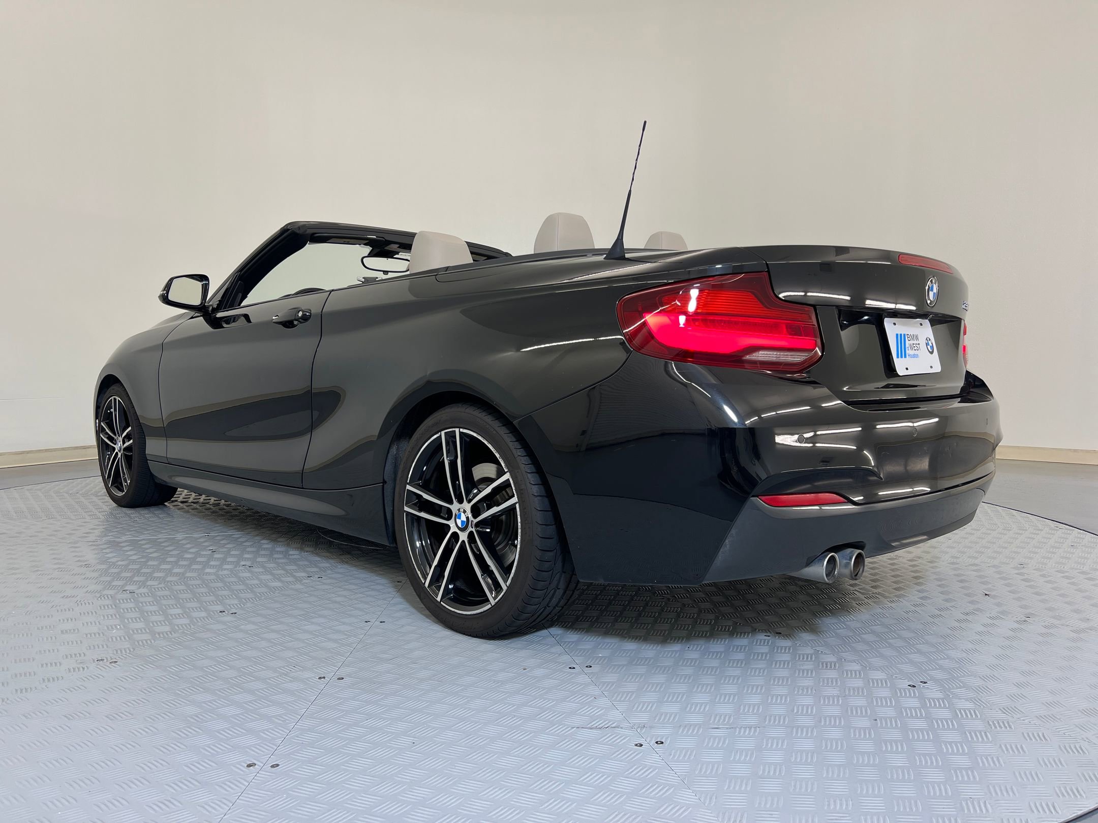 2020 Bmw 230i Convertible photo 3