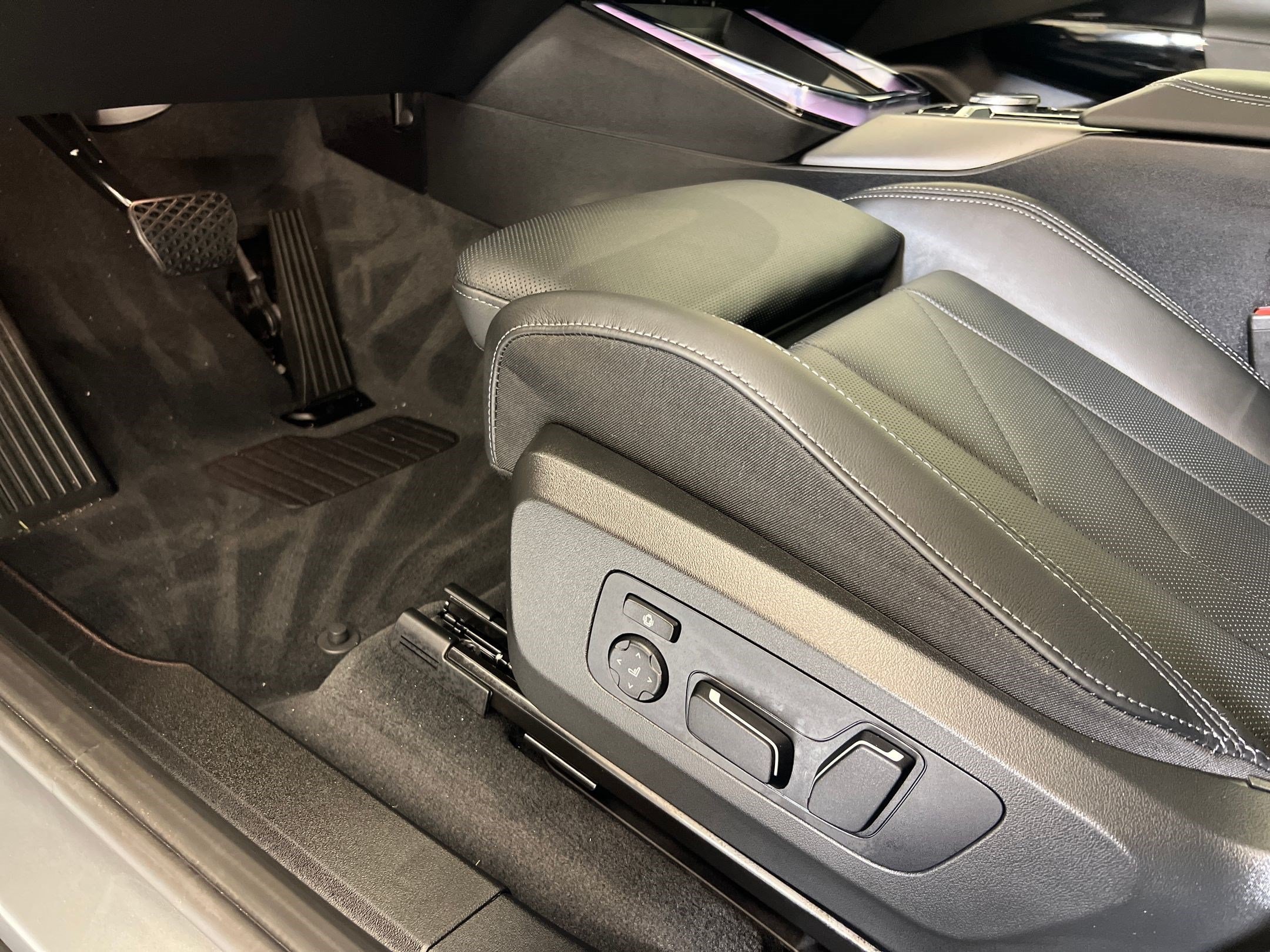 2026 BMW X3 30 - Photo 12