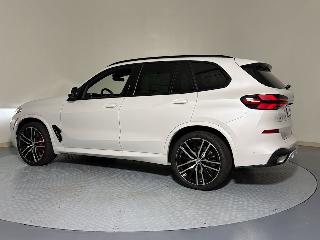 New 2026 BMW X5 sDrive40i SUV