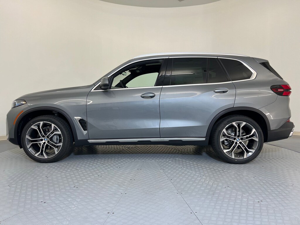 New 2026 BMW X5 sDrive40i SUV