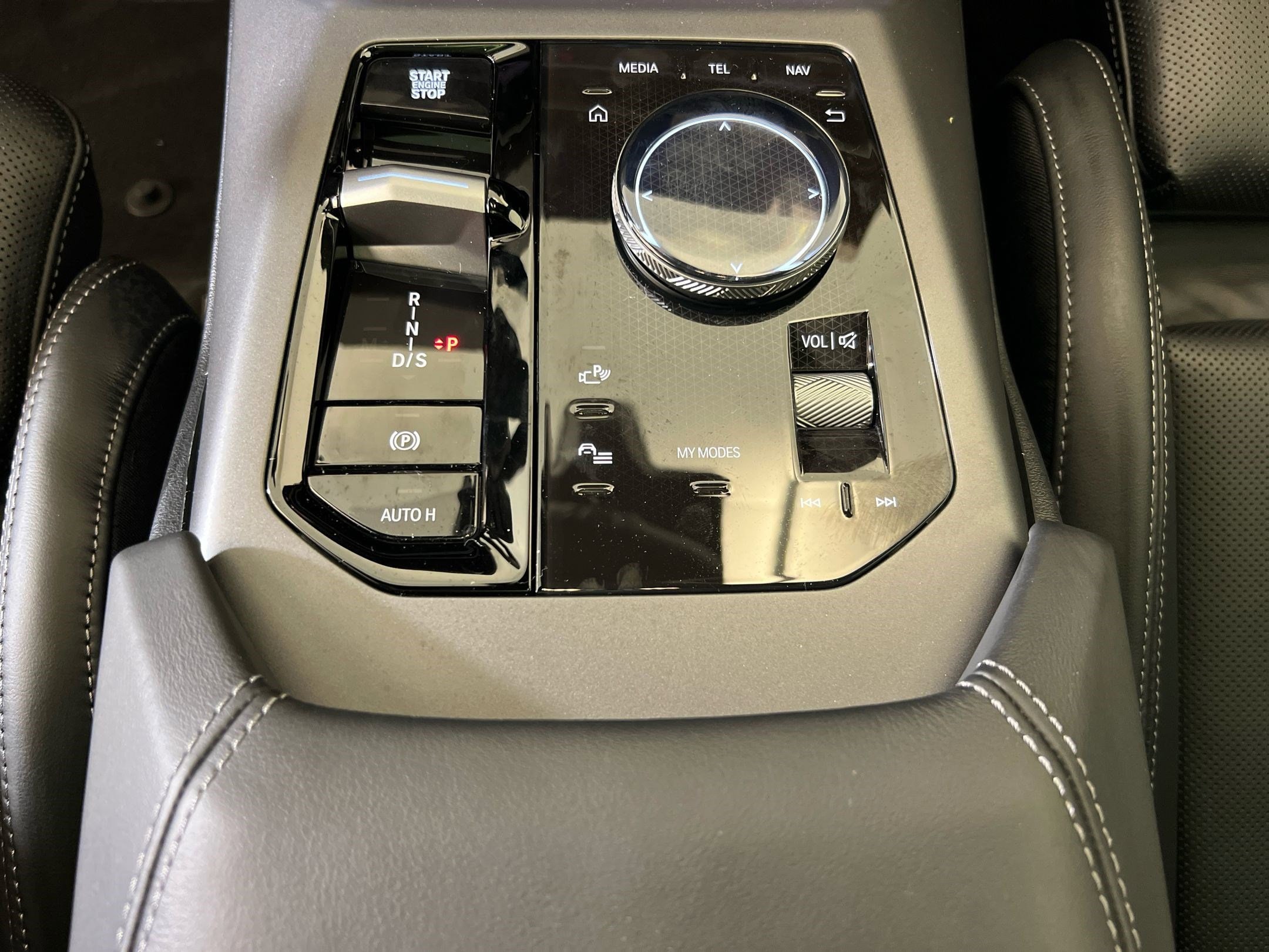 2026 BMW X3 30 - Photo 18