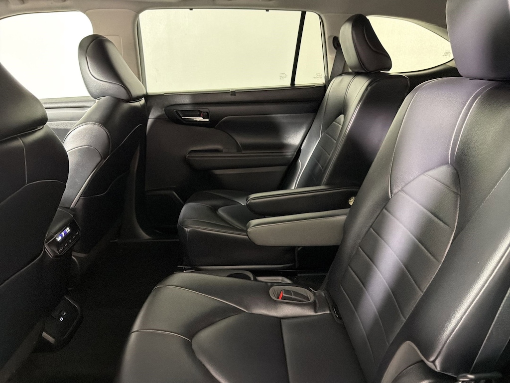 Used 2023 Toyota Highlander XLE SUV