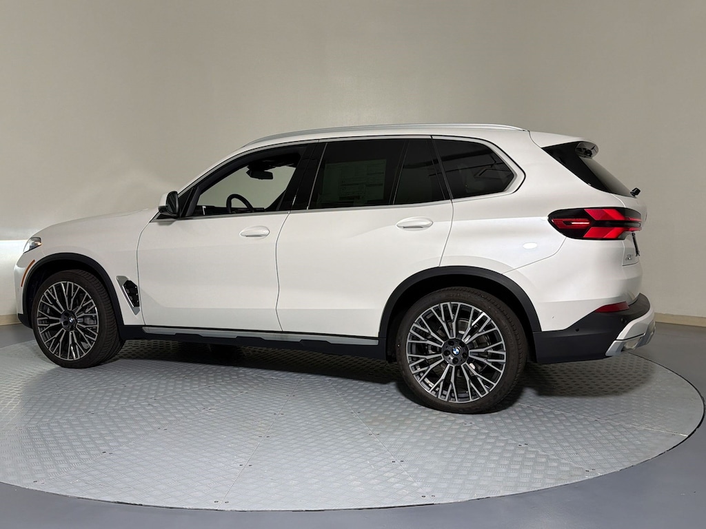 New 2026 BMW X5 sDrive40i SUV